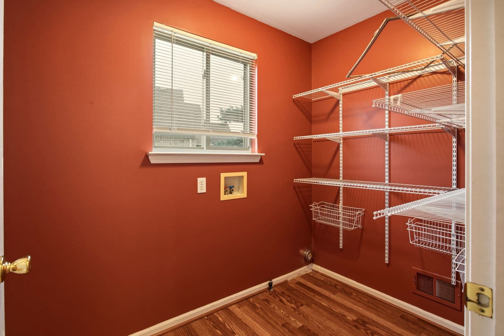 New Baltimore House: 52496 Fox Point Dr.
