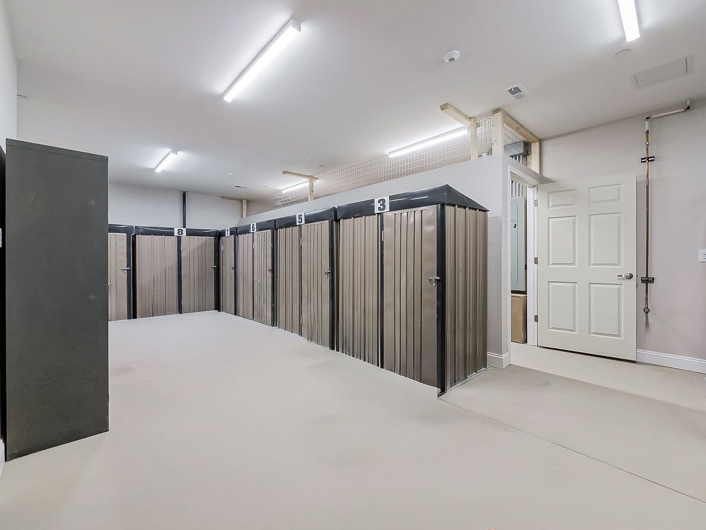 Westland Apartment: 31480 Warren Rd