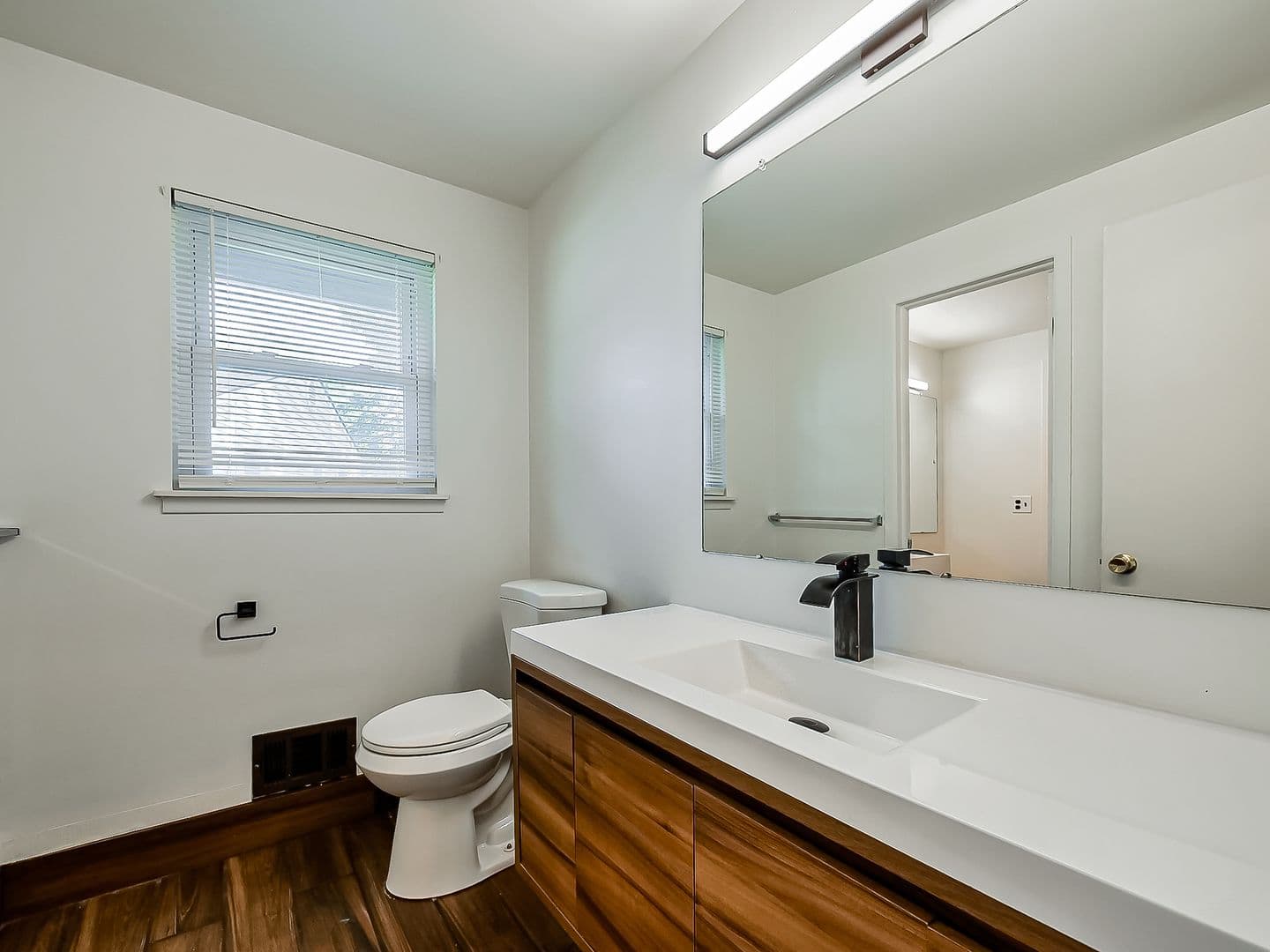 Novi House: 42195 Park Ridge Rd