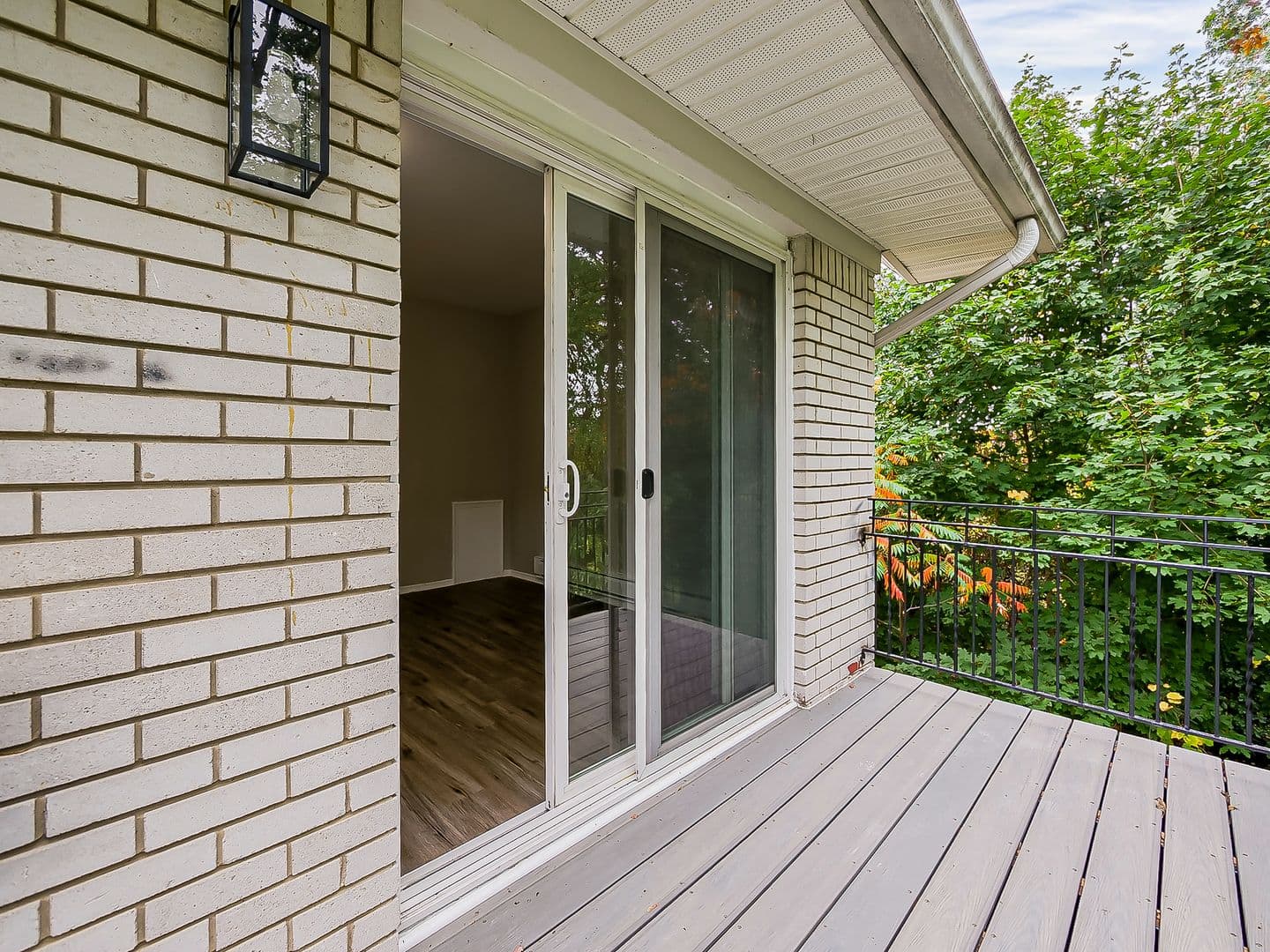 White Lake Apartment: 221 Summit Ridge Dr