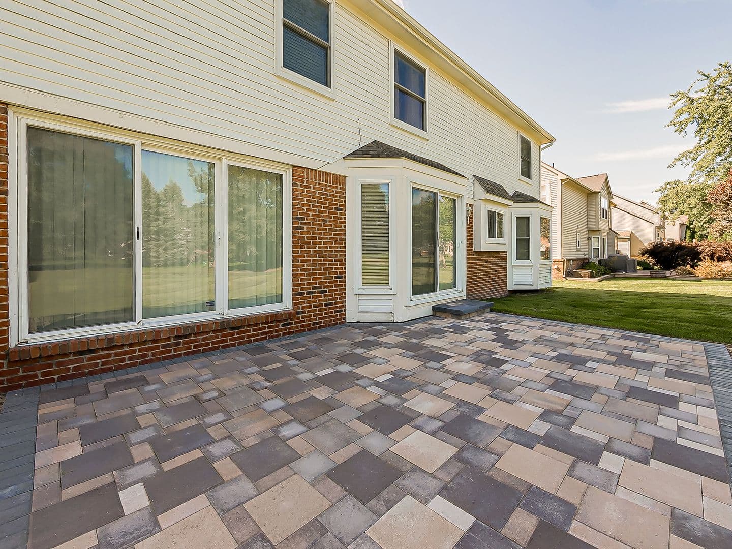 Wixom House: 3140 Mulberry Ct