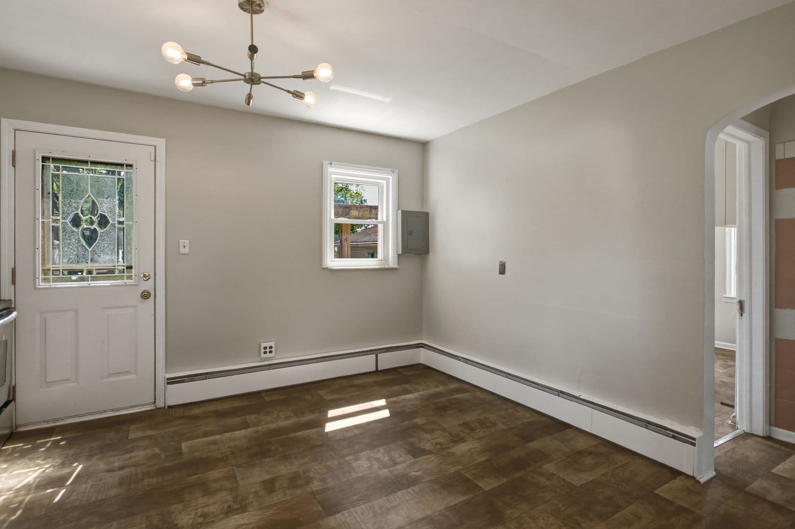 Dearborn Heights House: 25433 McDonald St