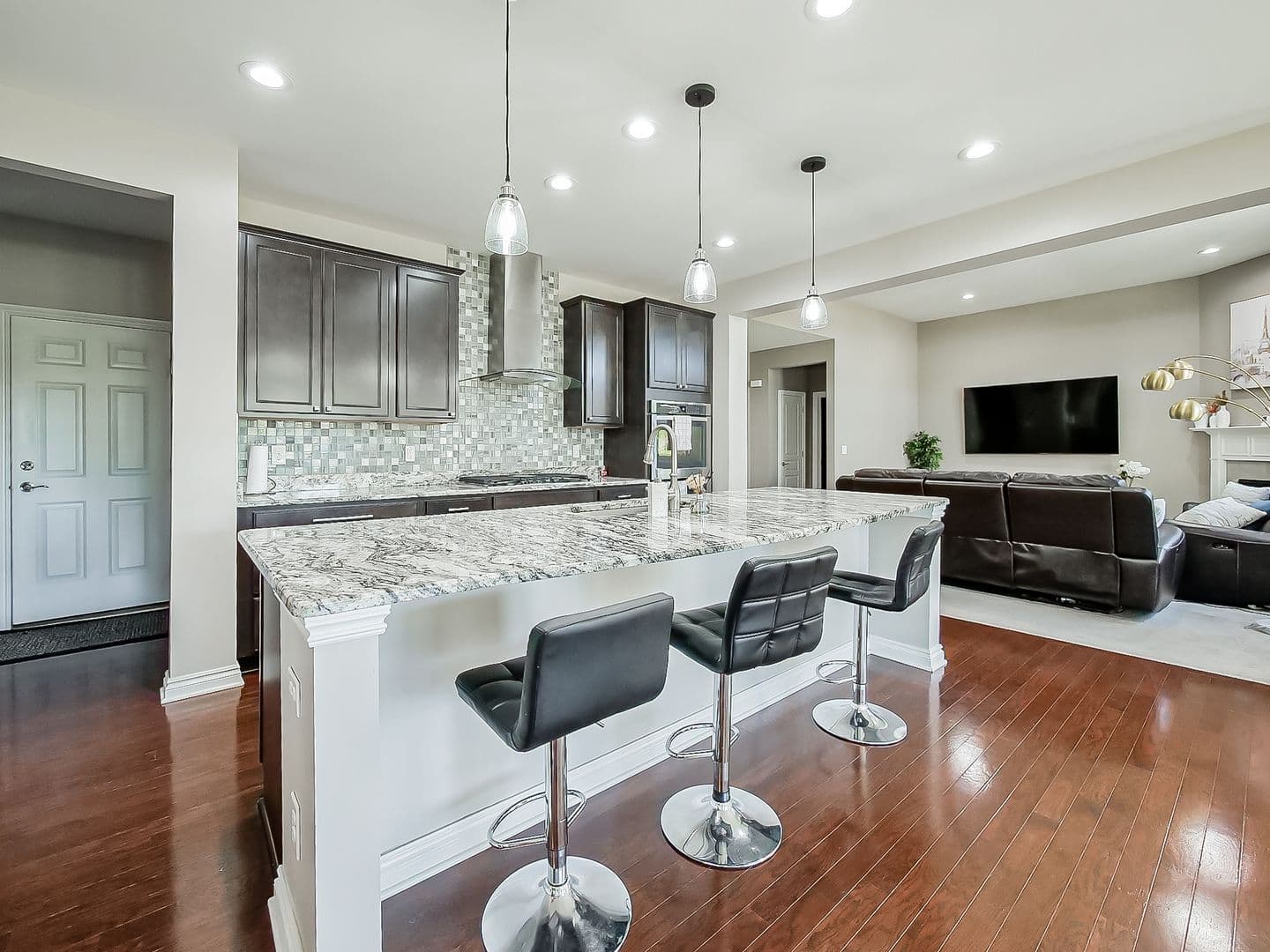 South Lyon House: 23431 Crooked Tree Ct S