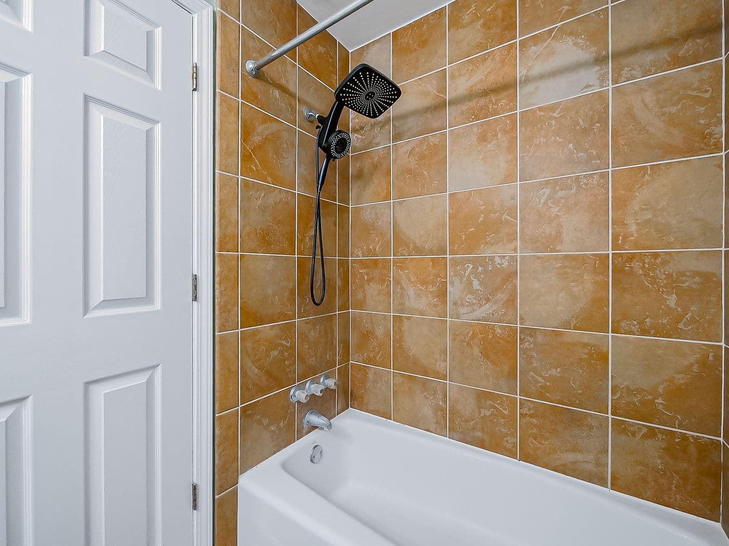 Northville House: 655 Randolph St Unit 102