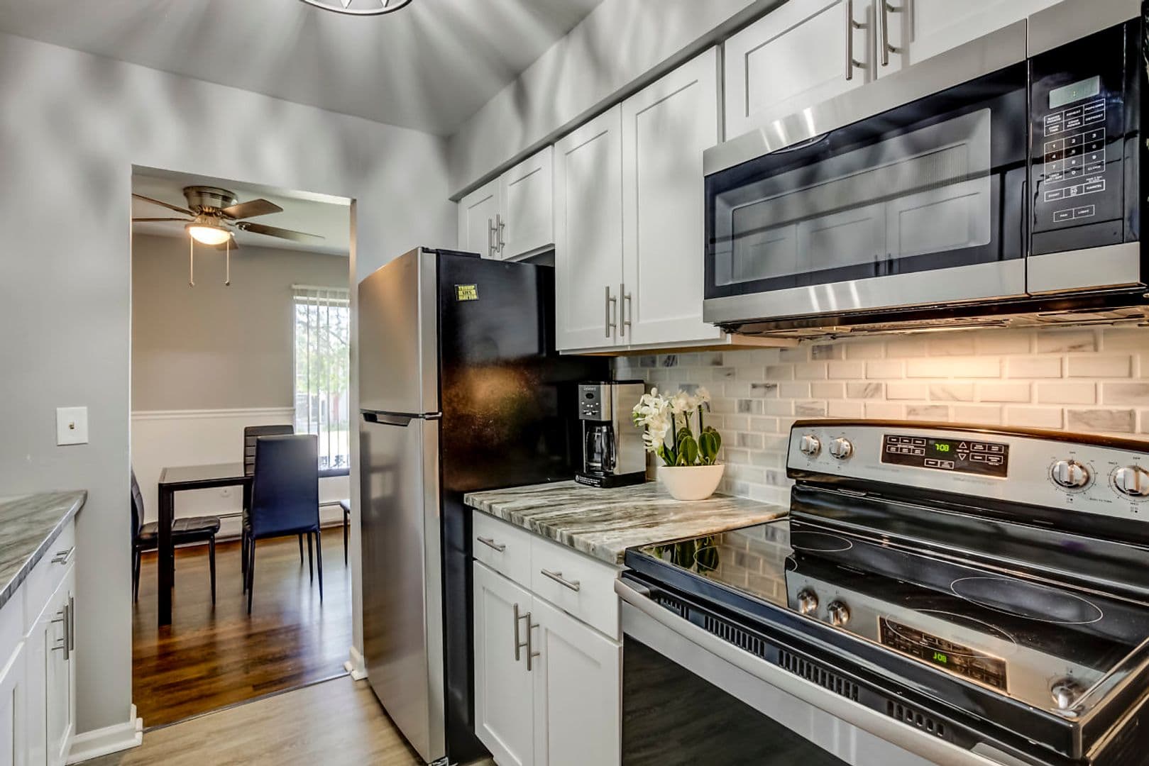Farmington Apartment: 33302 Kingslane Ct