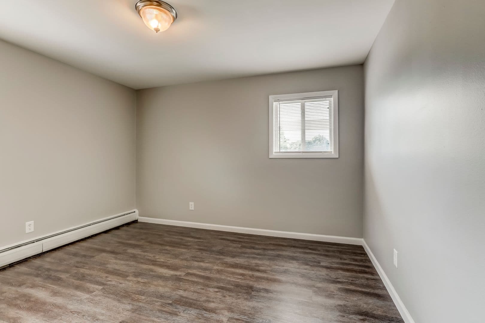 Clawson Apartment: 649 Maple Rd