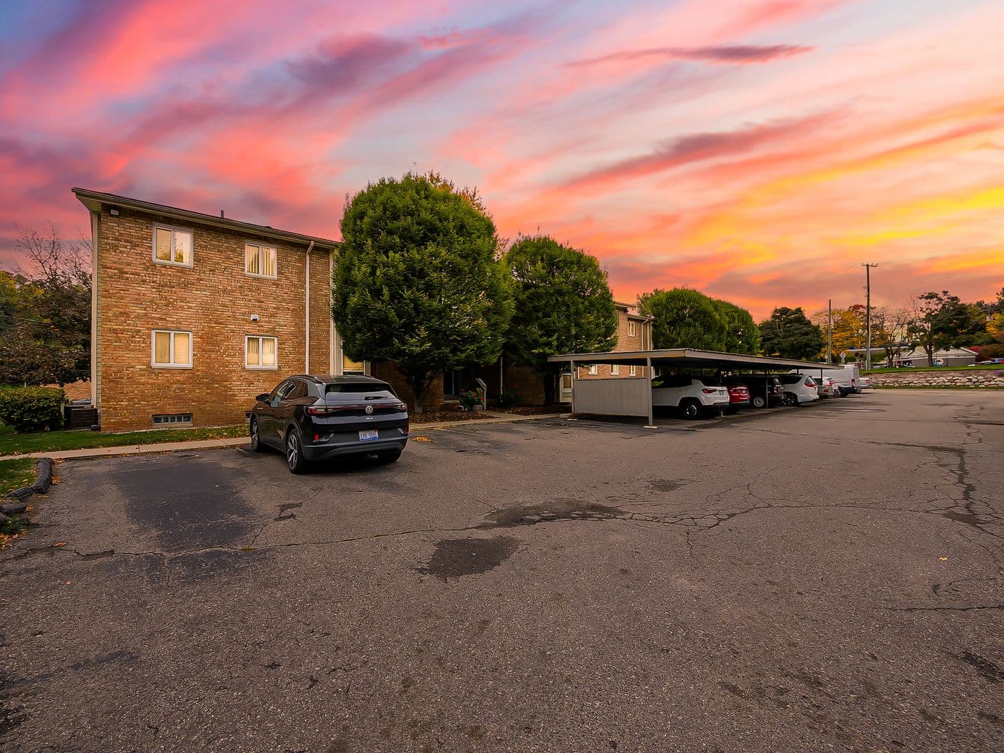 Northville House: 655 Randolph St Unit 102