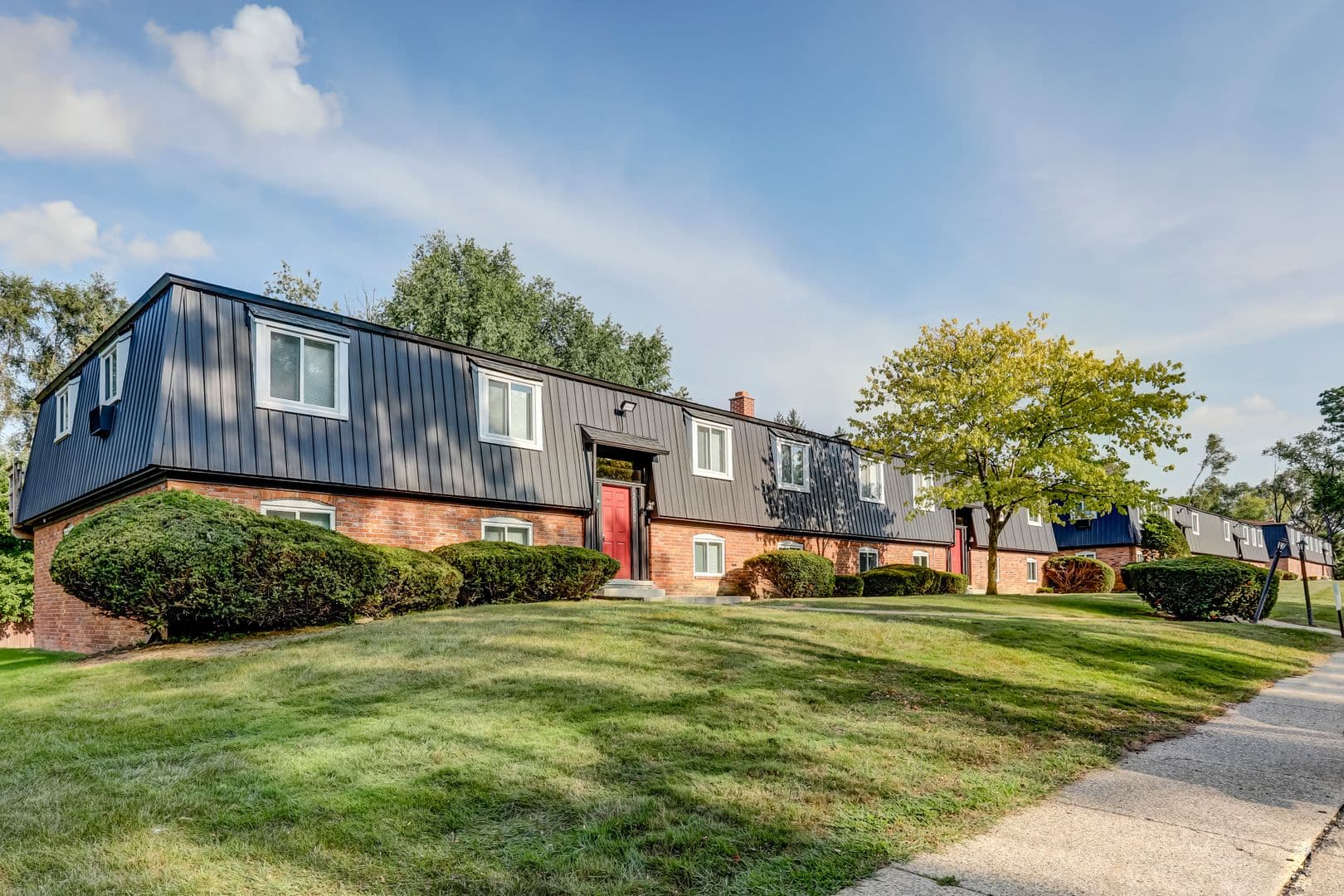 Walled Lake Apartment: 2155 Decker Rd