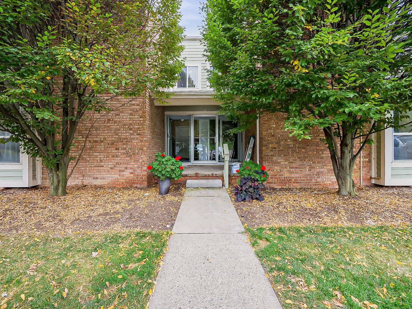 Northville House: 655 Randolph St Unit 102