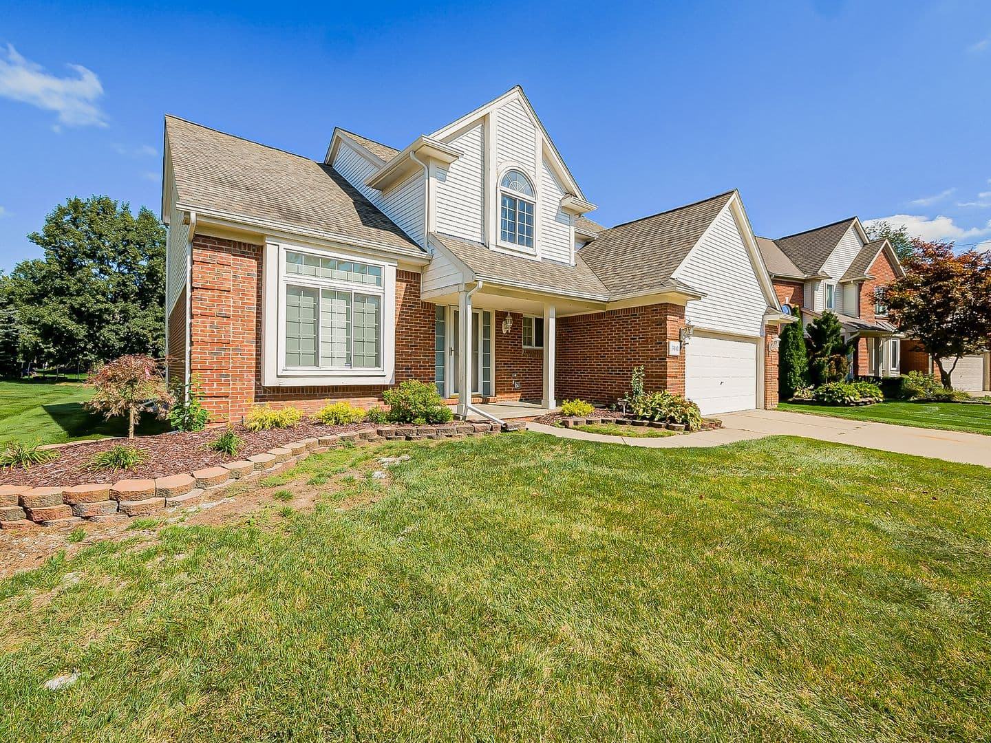 Wixom House: 3140 Mulberry Ct