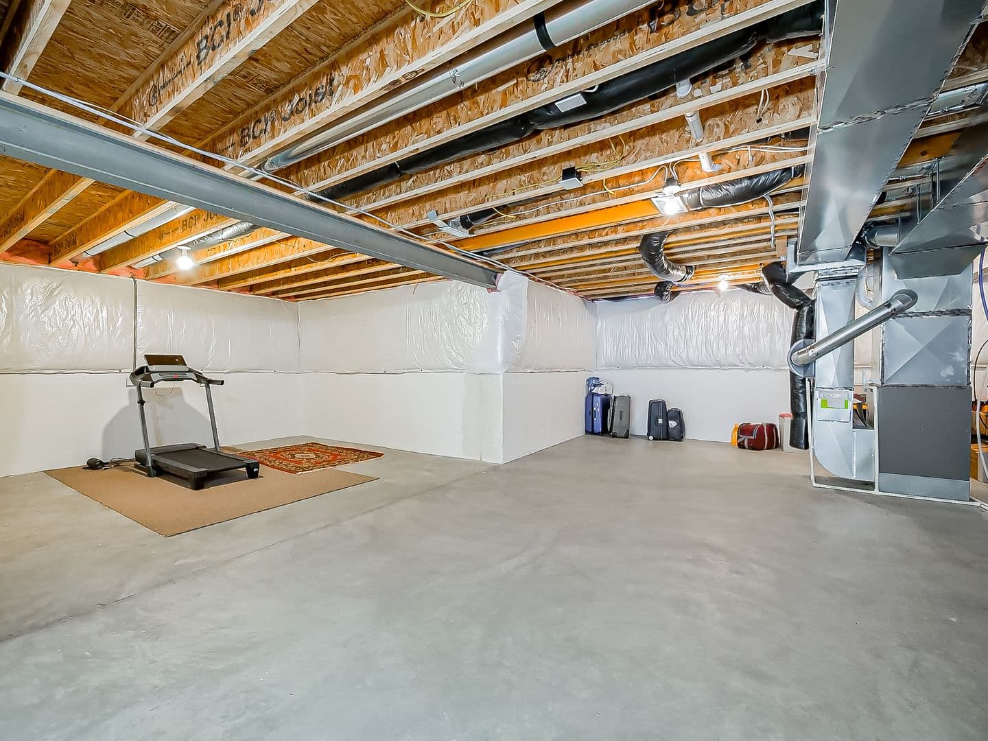 South Lyon House: 23431 Crooked Tree Ct S
