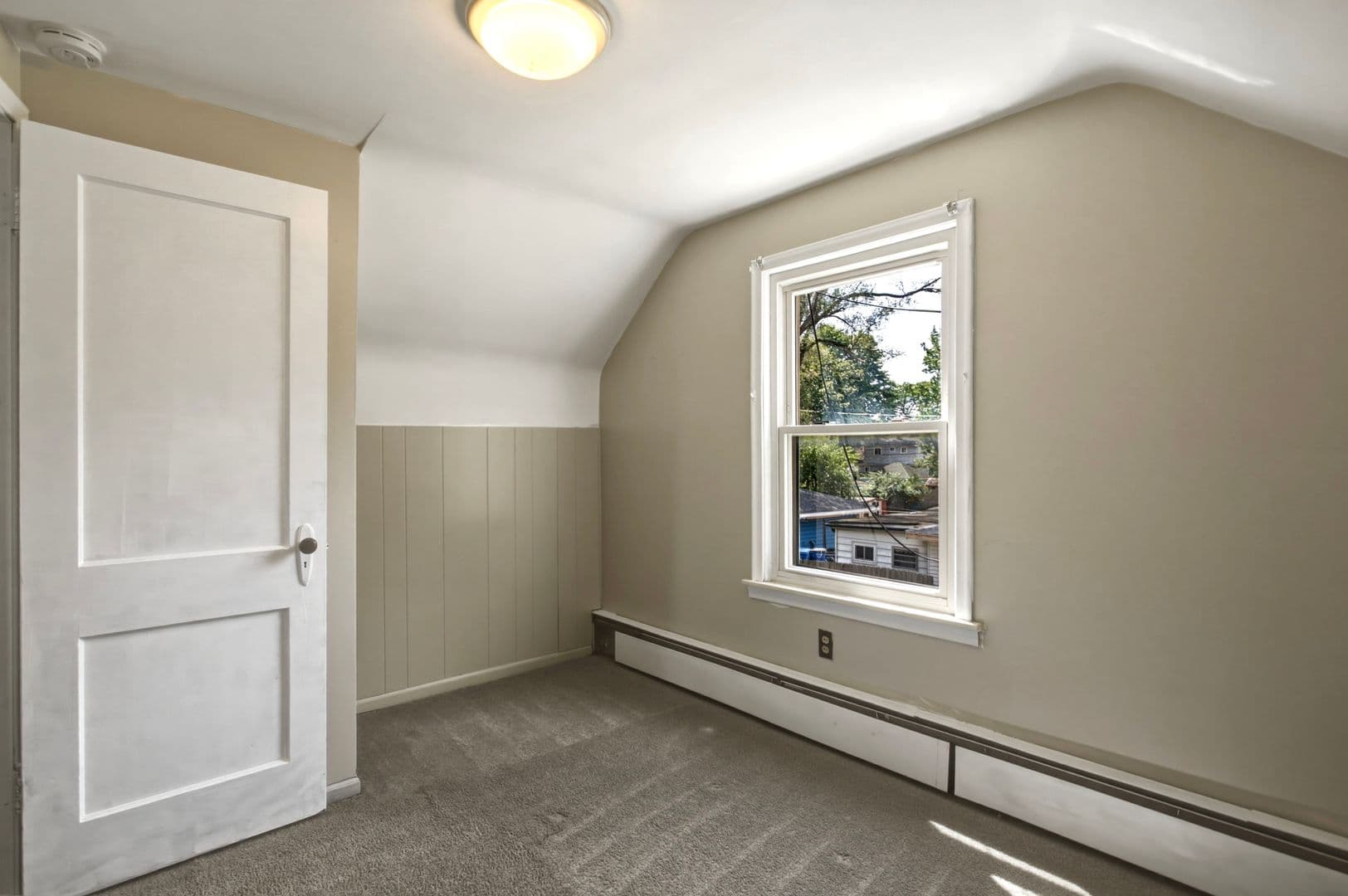 Dearborn Heights House: 25433 McDonald St