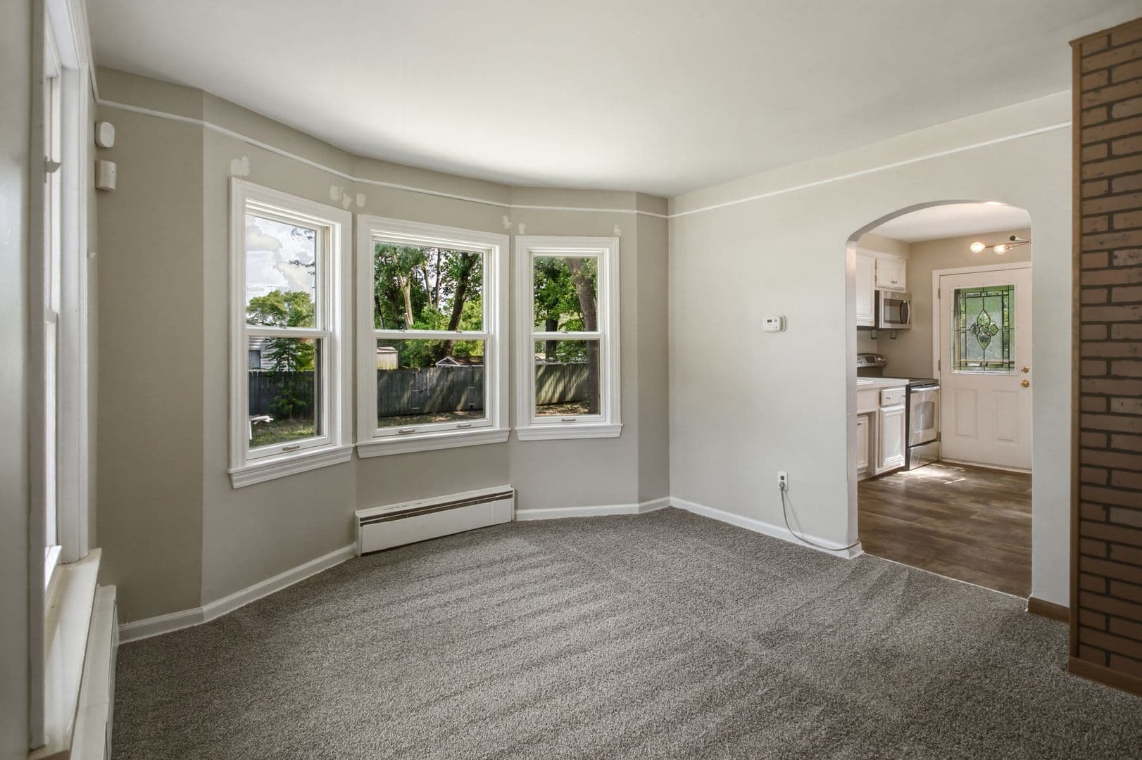 Dearborn Heights House: 25433 McDonald St