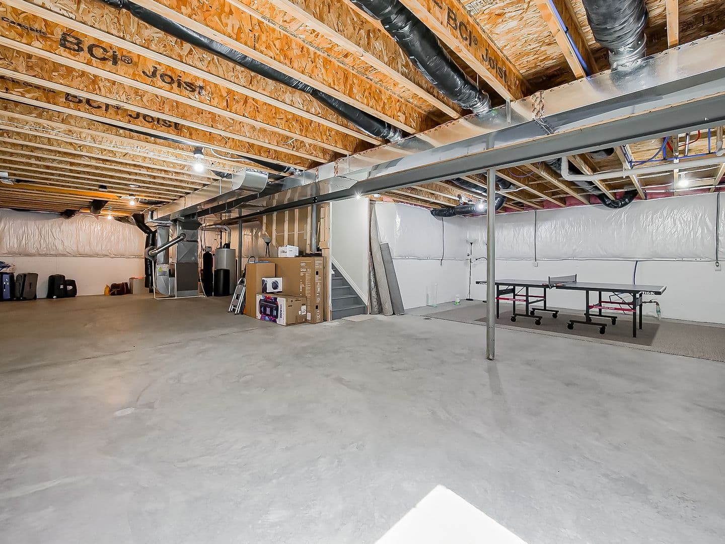 South Lyon House: 23431 Crooked Tree Ct S