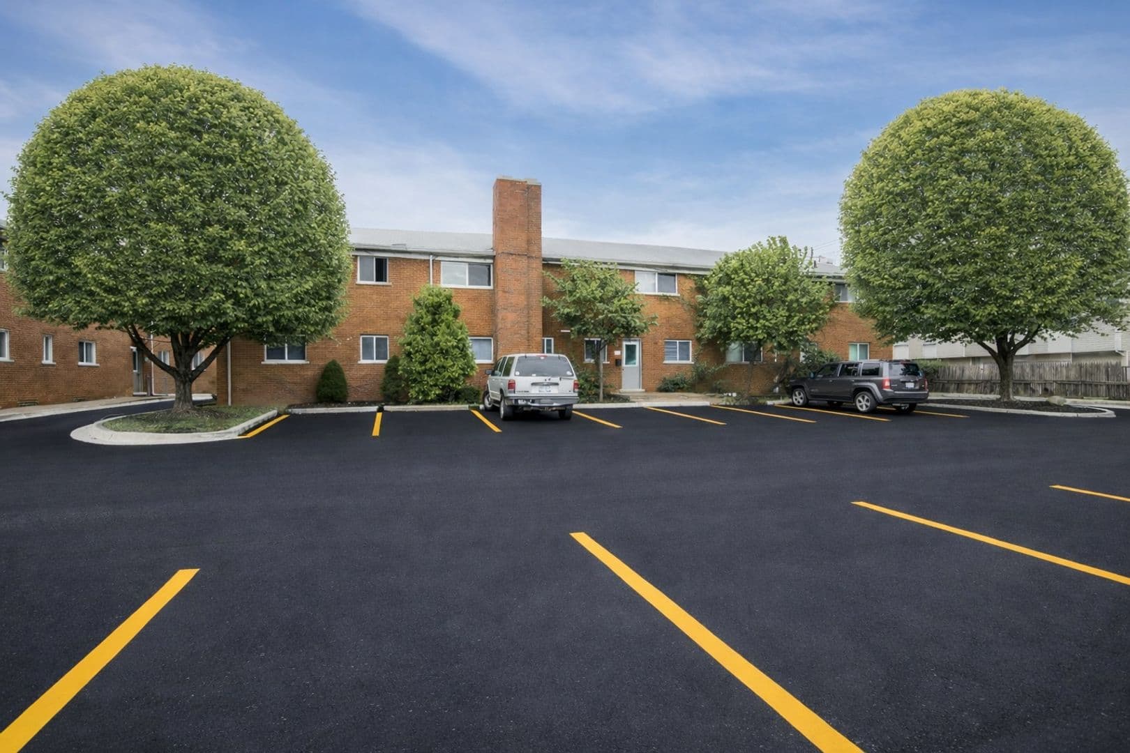 Clawson Apartment: 649 Maple Rd