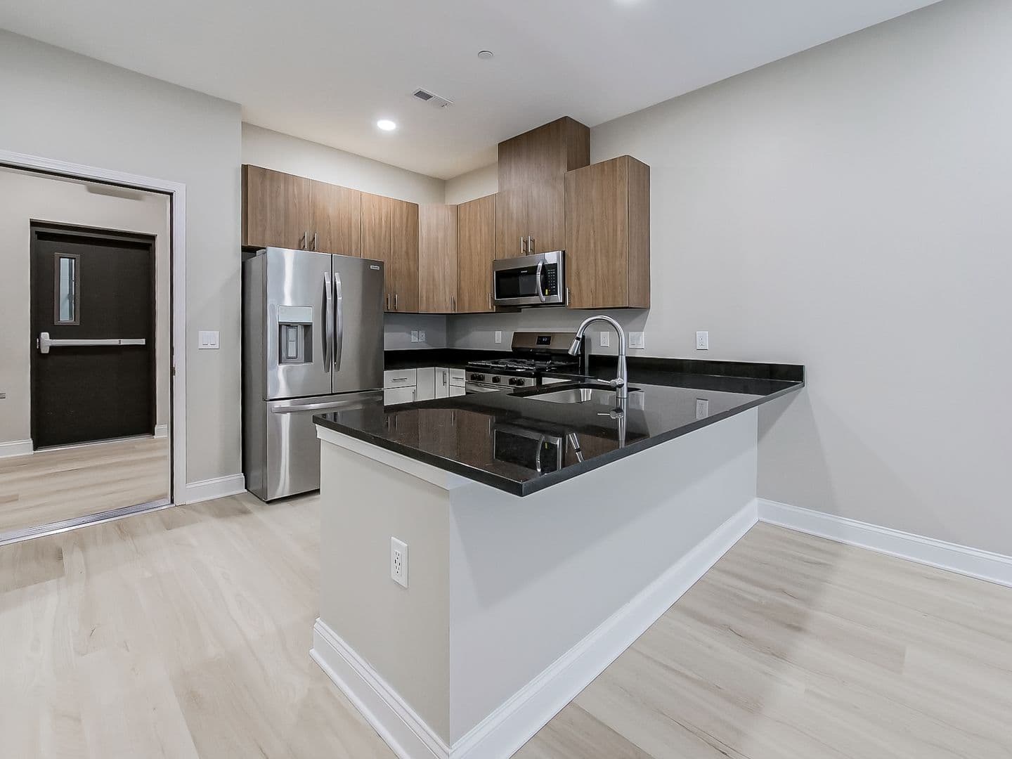 Westland Apartment: 31480 Warren Rd