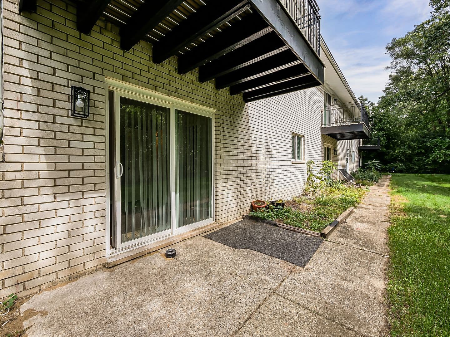 White Lake Apartment: 219 Summit Ridge Dr