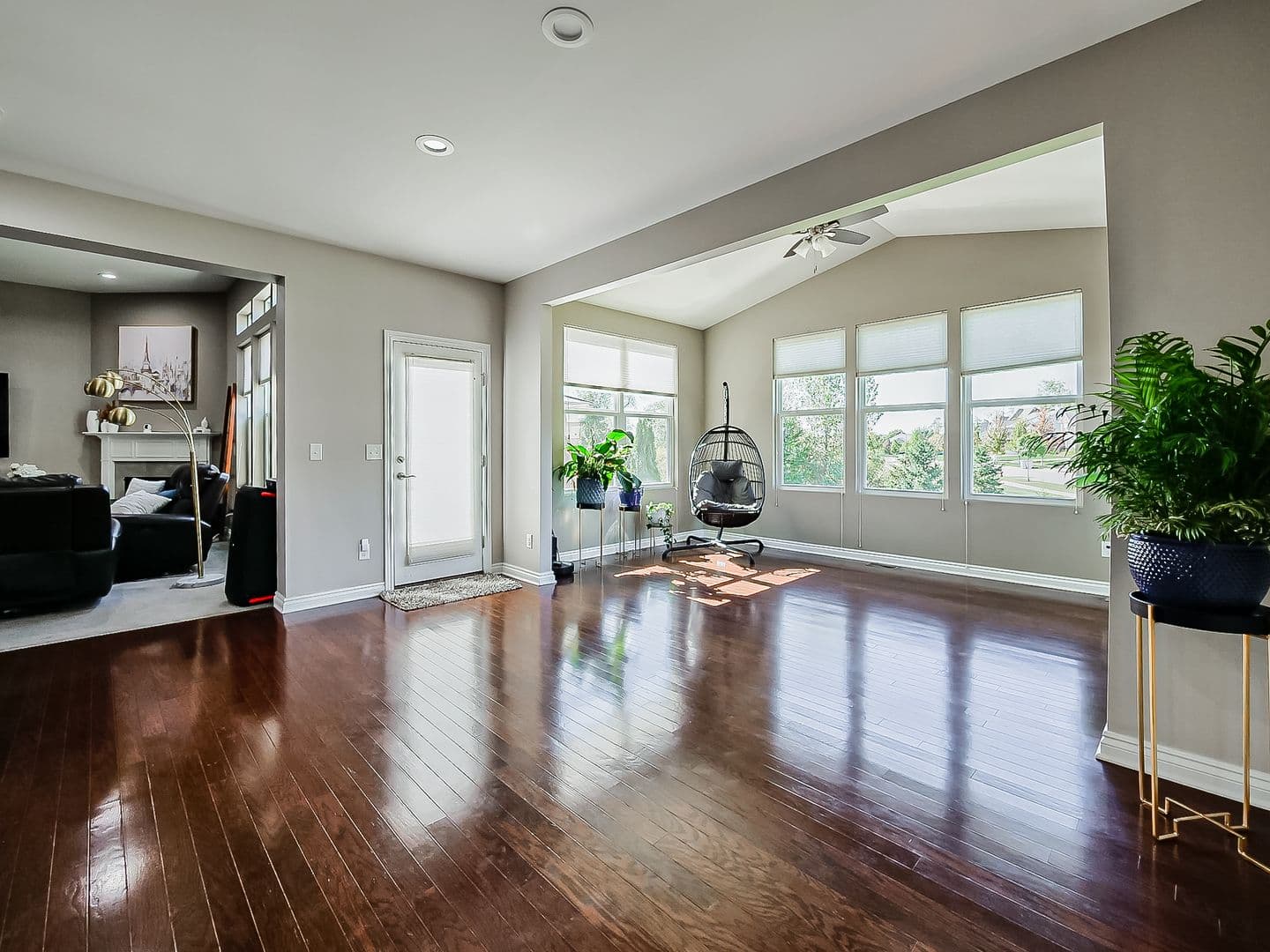 South Lyon House: 23431 Crooked Tree Ct S