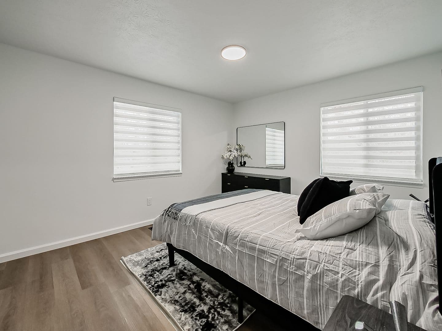 Plymouth Apartment: 40325 Plymouth Road