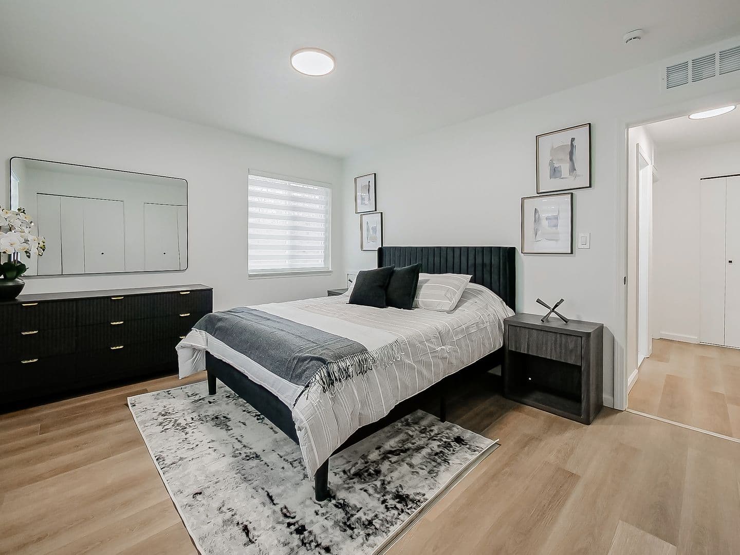 Plymouth Apartment: 40325 Plymouth Road
