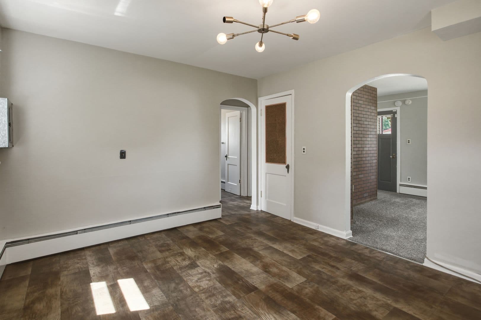 Dearborn Heights House: 25433 McDonald St