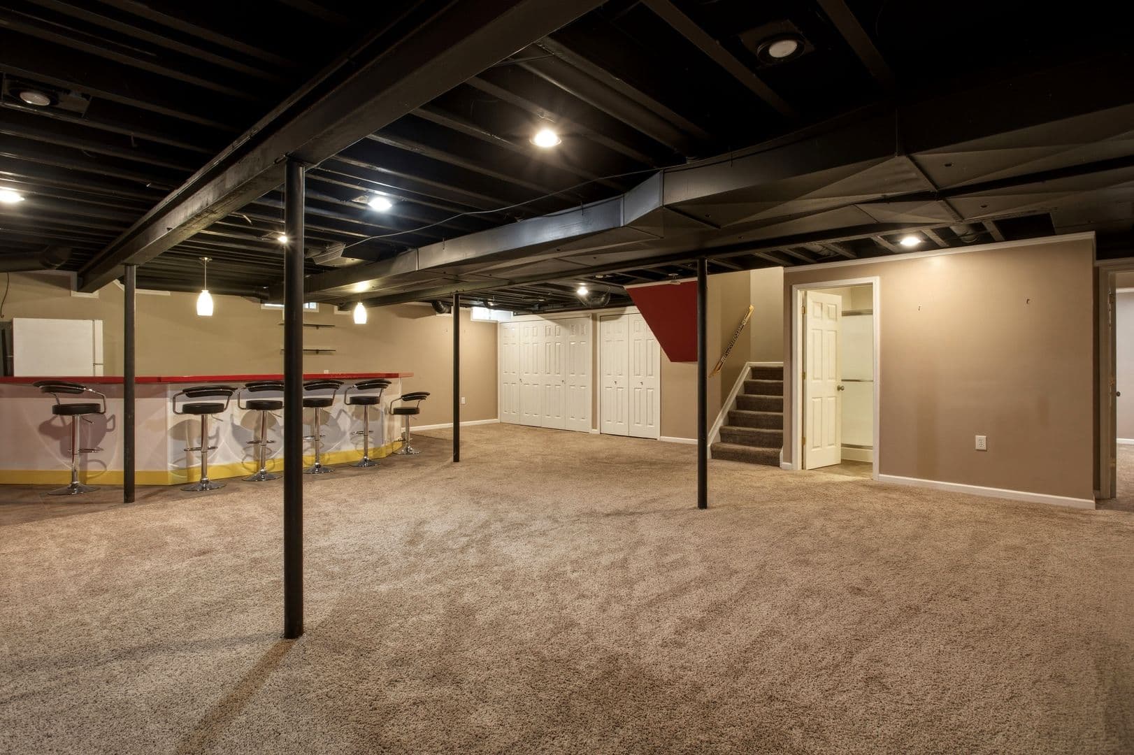 New Baltimore House: 52496 Fox Point Dr.