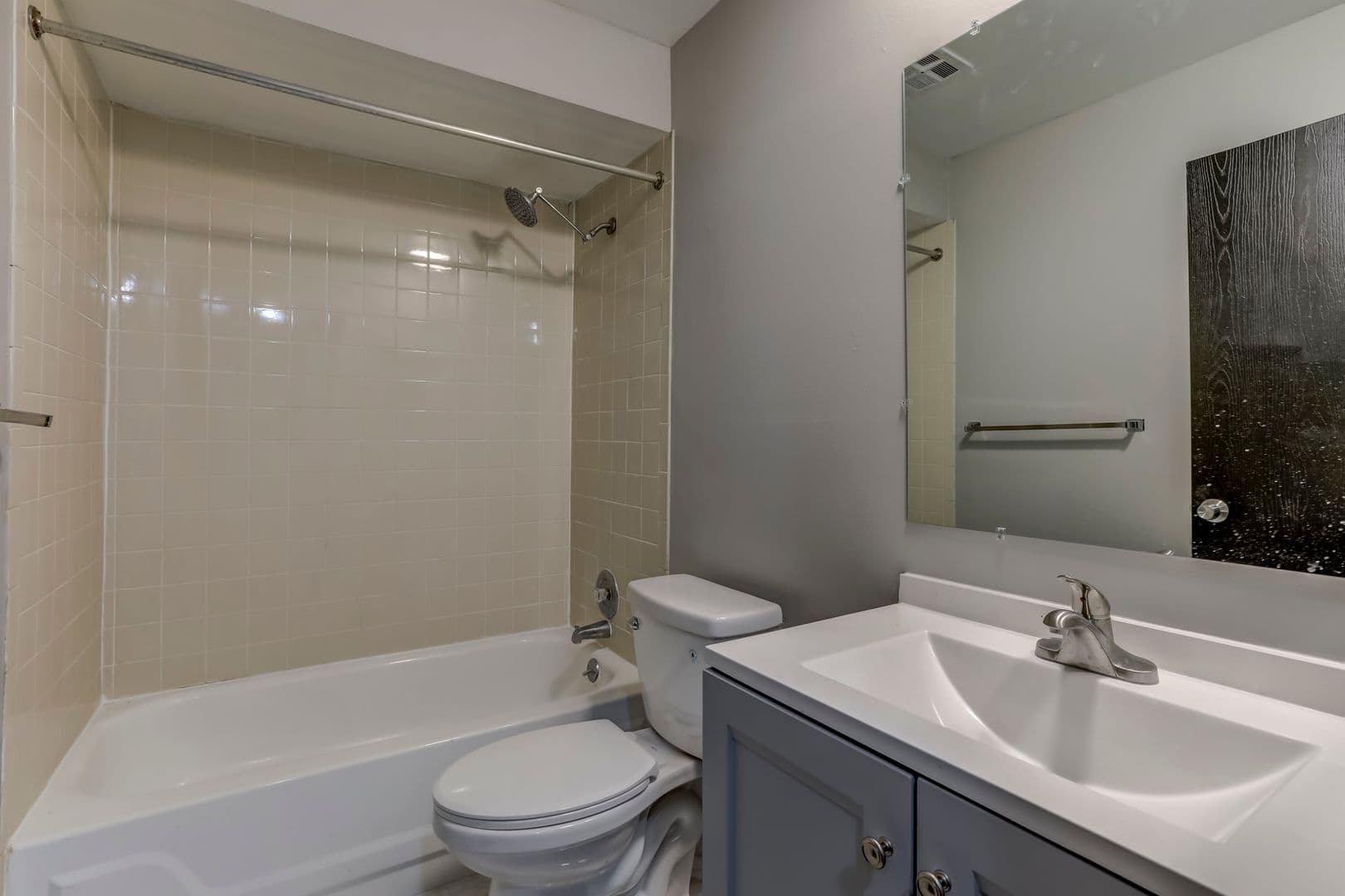 Walled Lake Apartment: 2155 Decker Rd