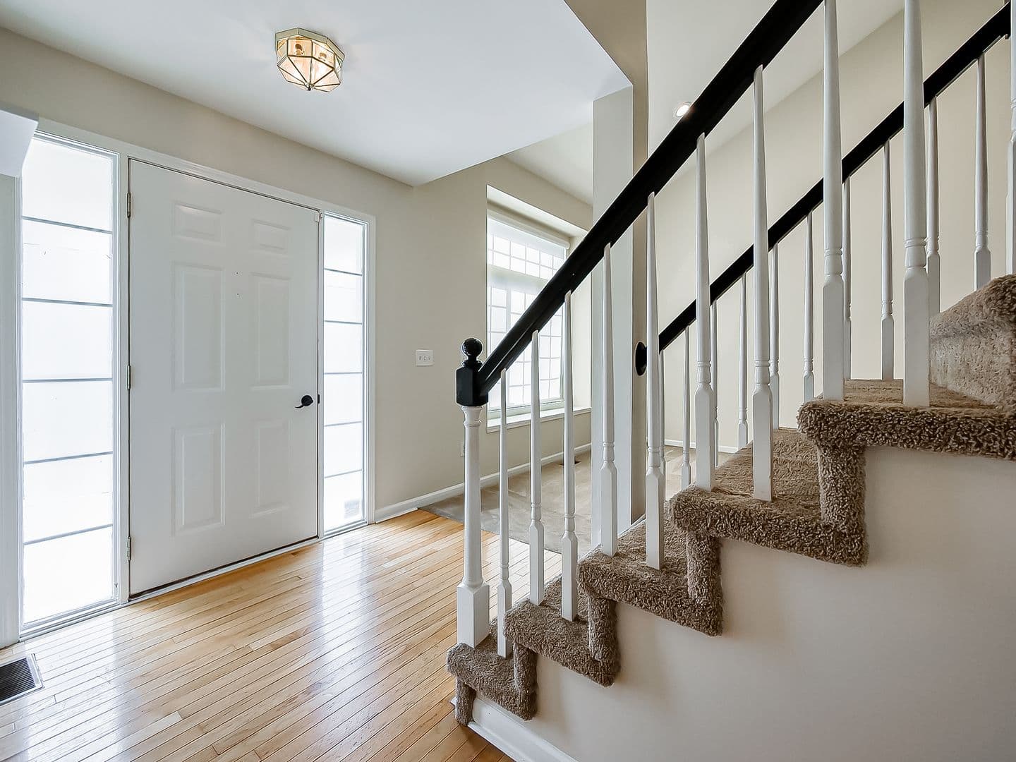 Wixom House: 3140 Mulberry Ct