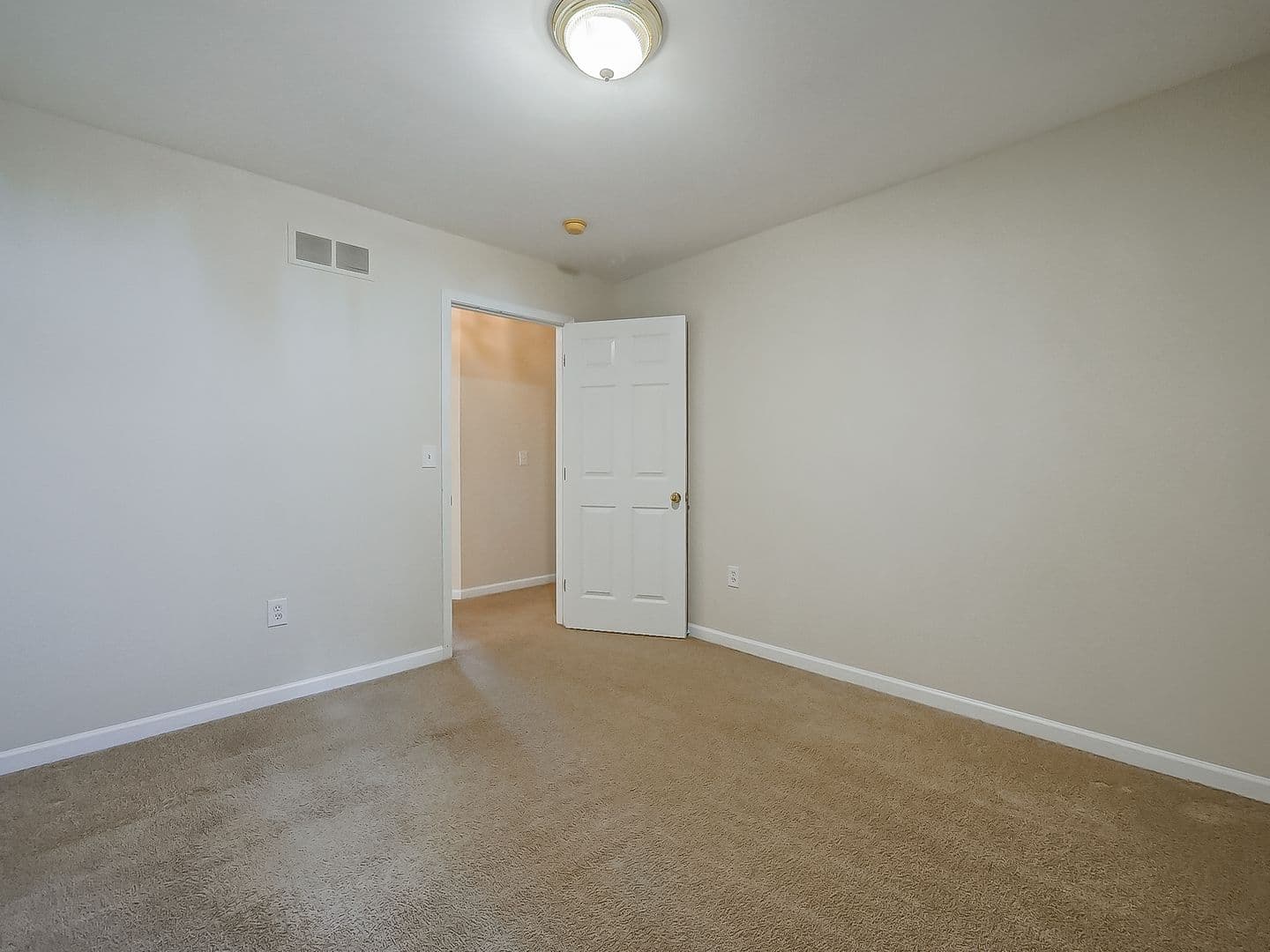 Wixom House: 3140 Mulberry Ct