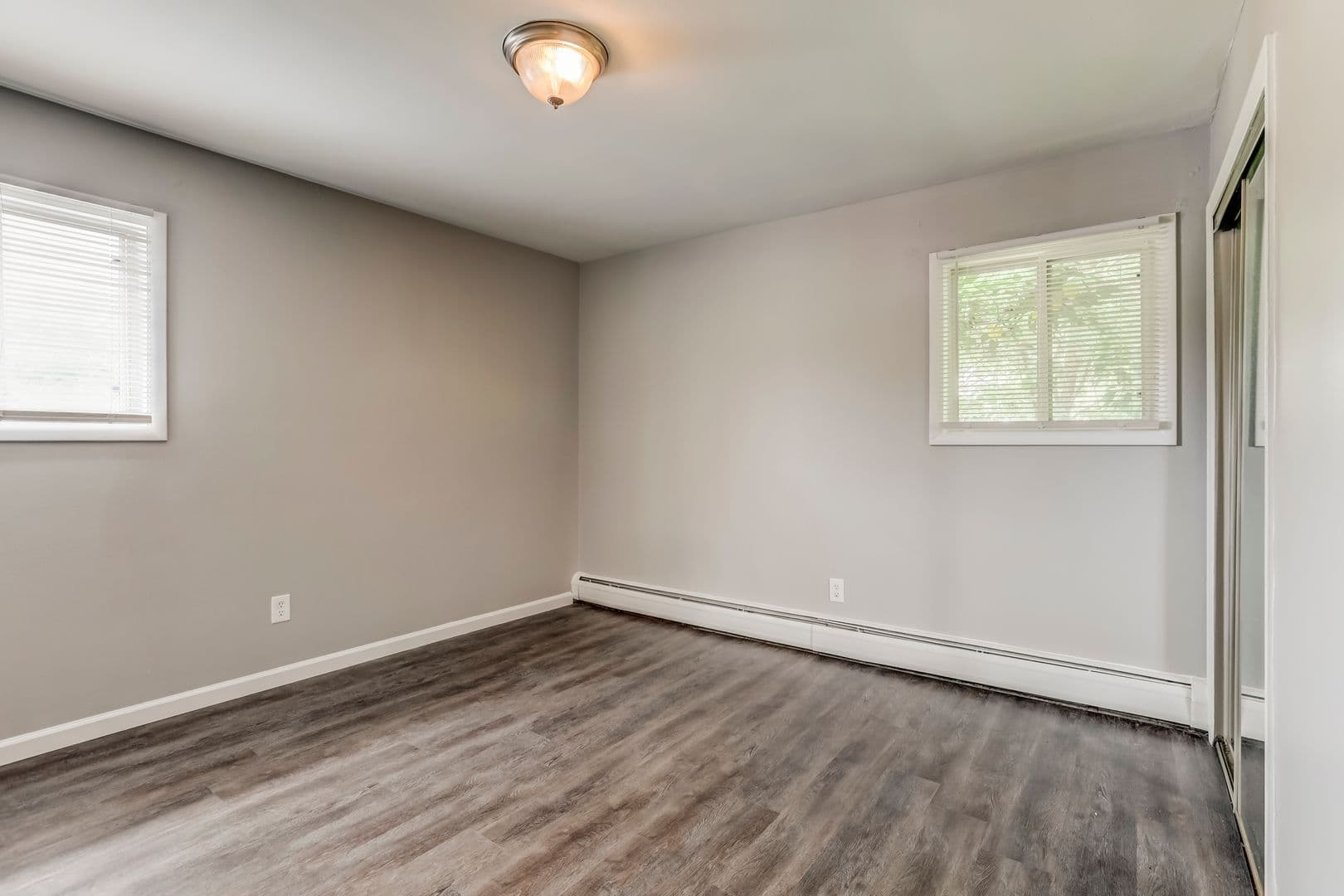 Clawson Apartment: 649 Maple Rd