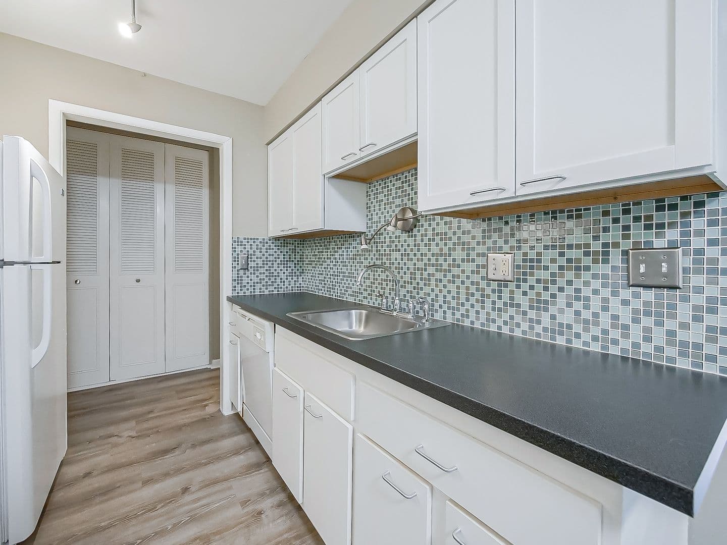 Northville House: 655 Randolph St Unit 102