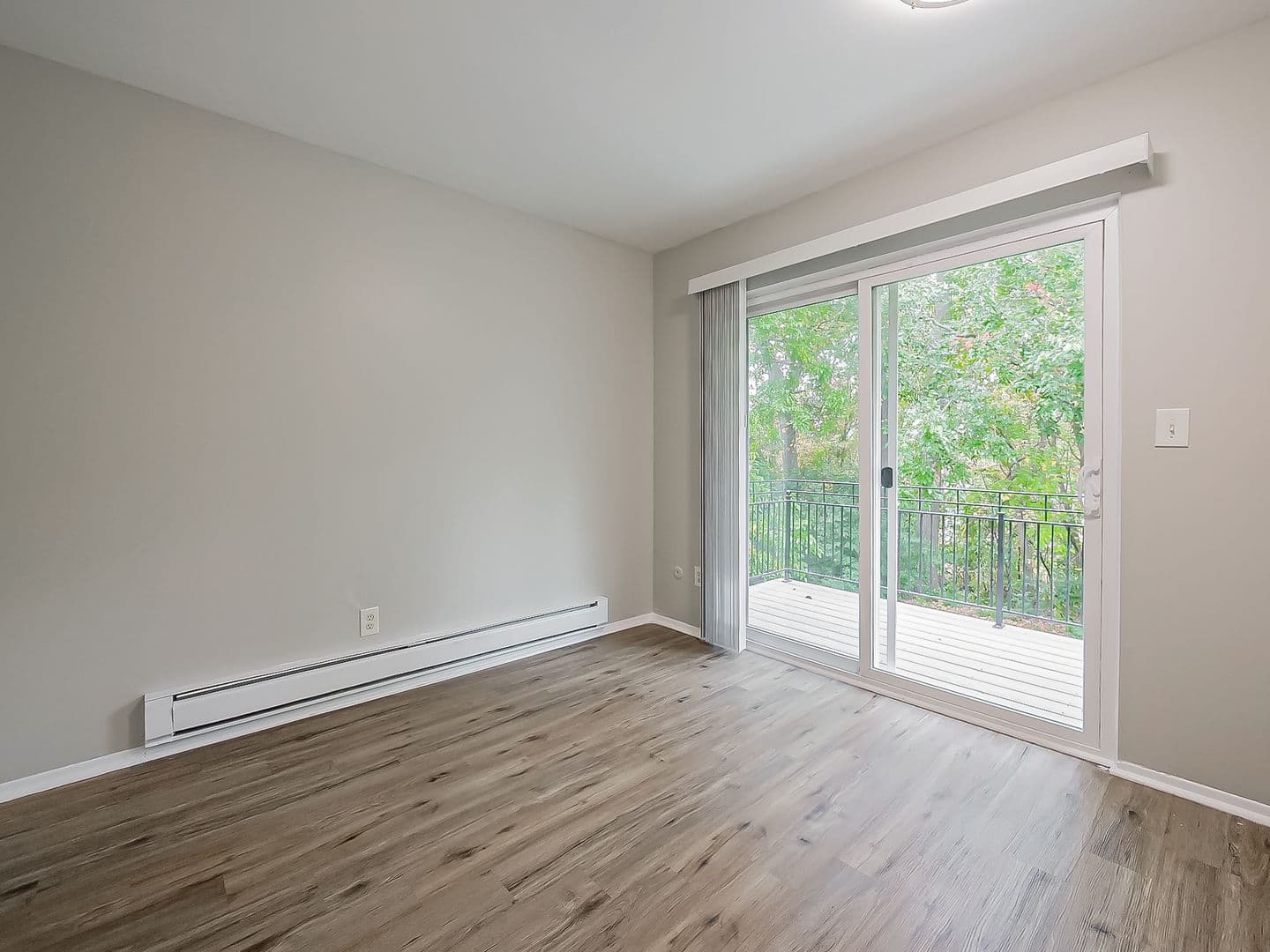 White Lake Apartment: 221 Summit Ridge Dr