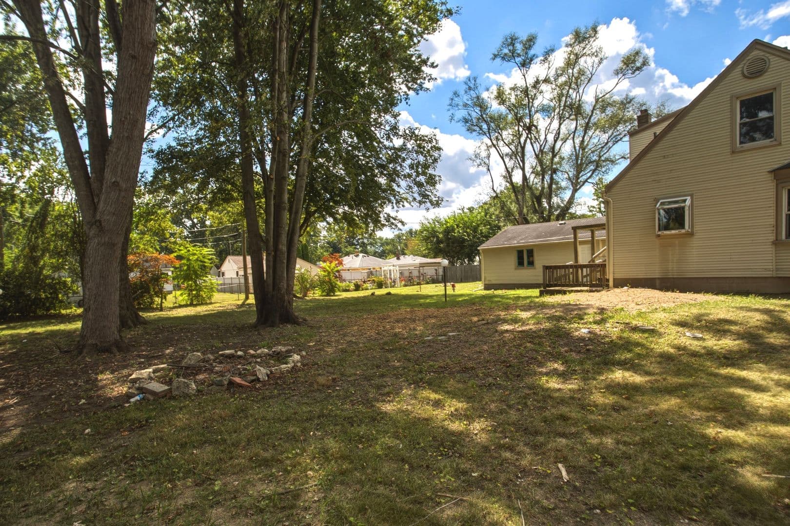 Dearborn Heights House: 25433 McDonald St