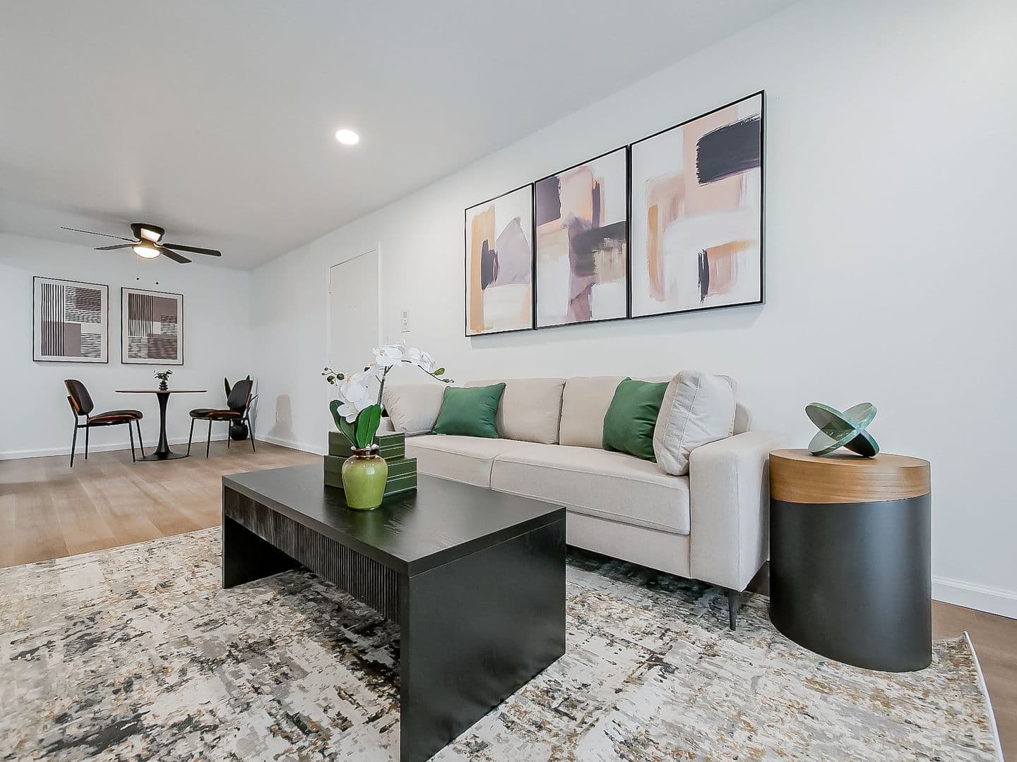 Plymouth Apartment: 40325 Plymouth Road
