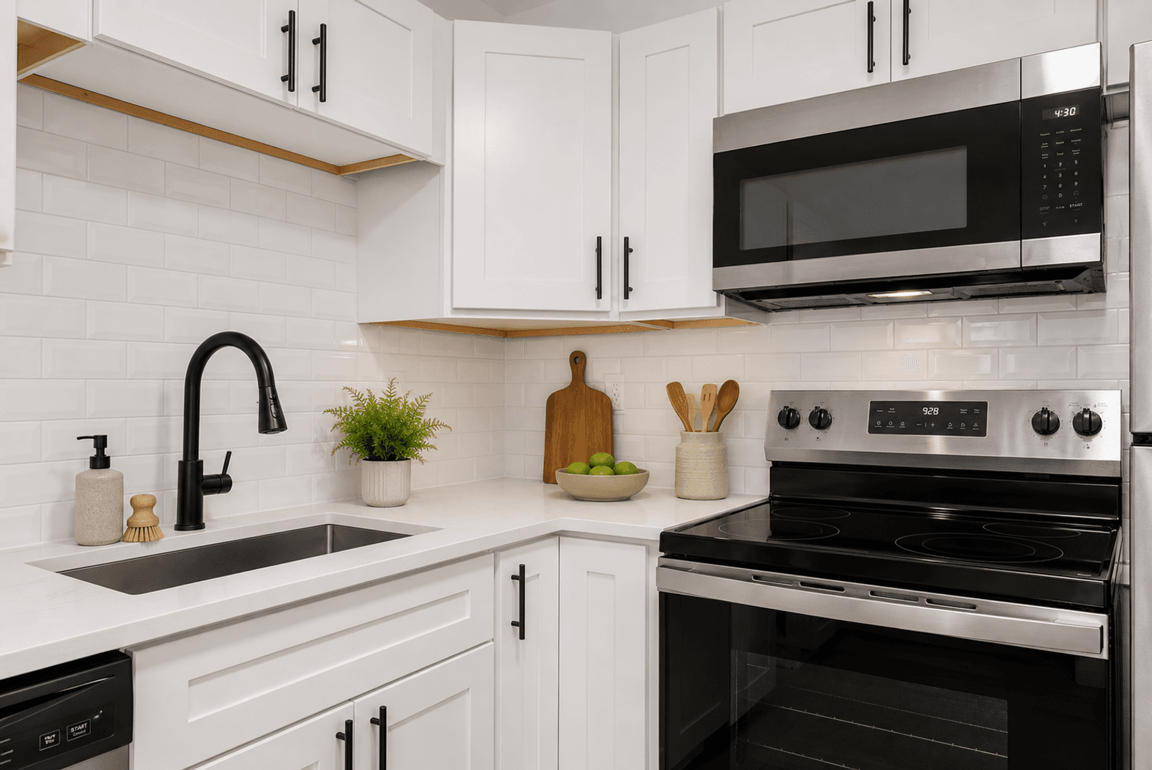 Plymouth Apartment: 775 Coolidge