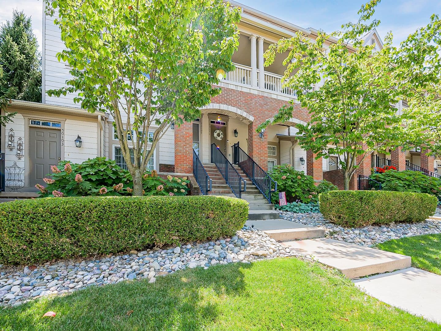 Canton House: 50107 Harding St