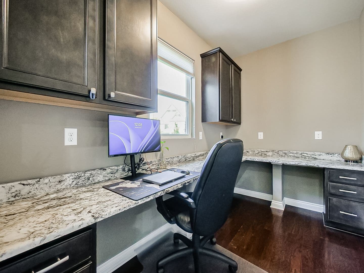 South Lyon House: 23431 Crooked Tree Ct S