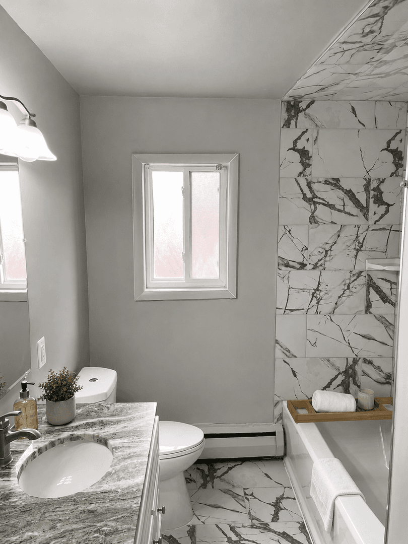 Clawson Apartment: 649 Maple Rd