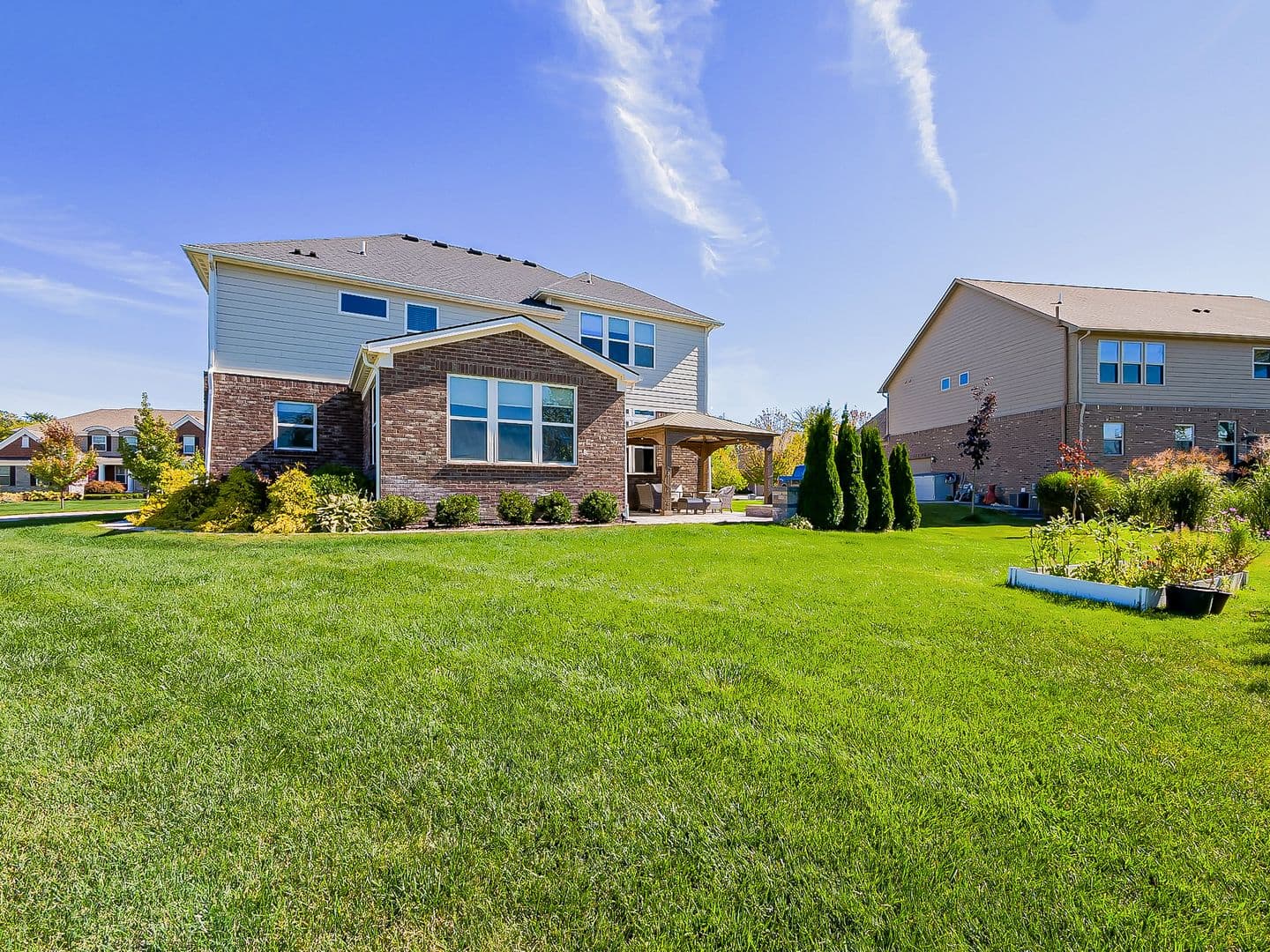 South Lyon House: 23431 Crooked Tree Ct S