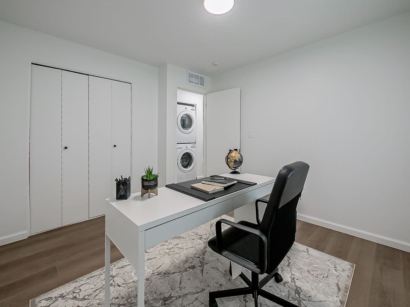 Plymouth Apartment: 40325 Plymouth Road