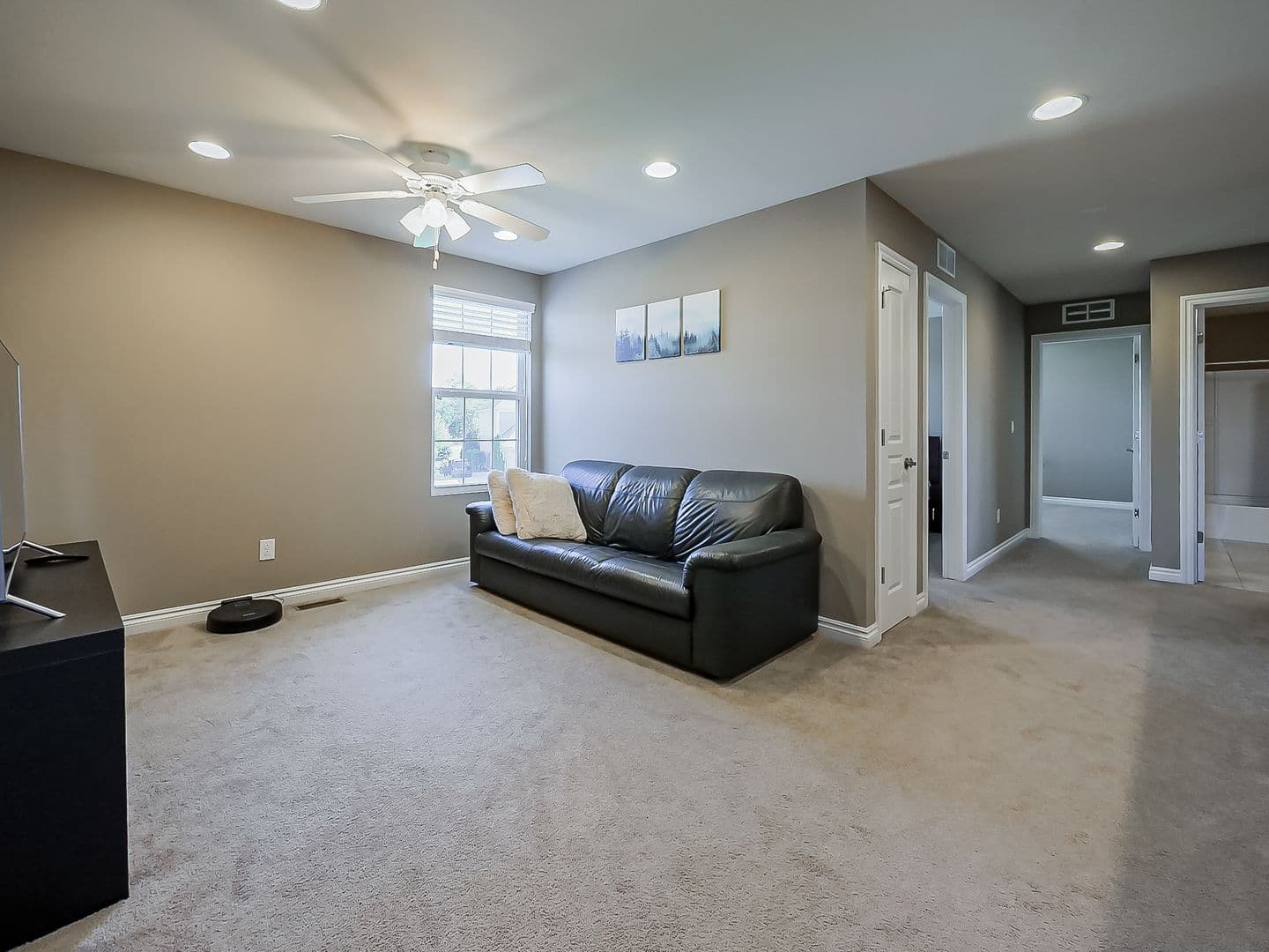 South Lyon House: 23431 Crooked Tree Ct S