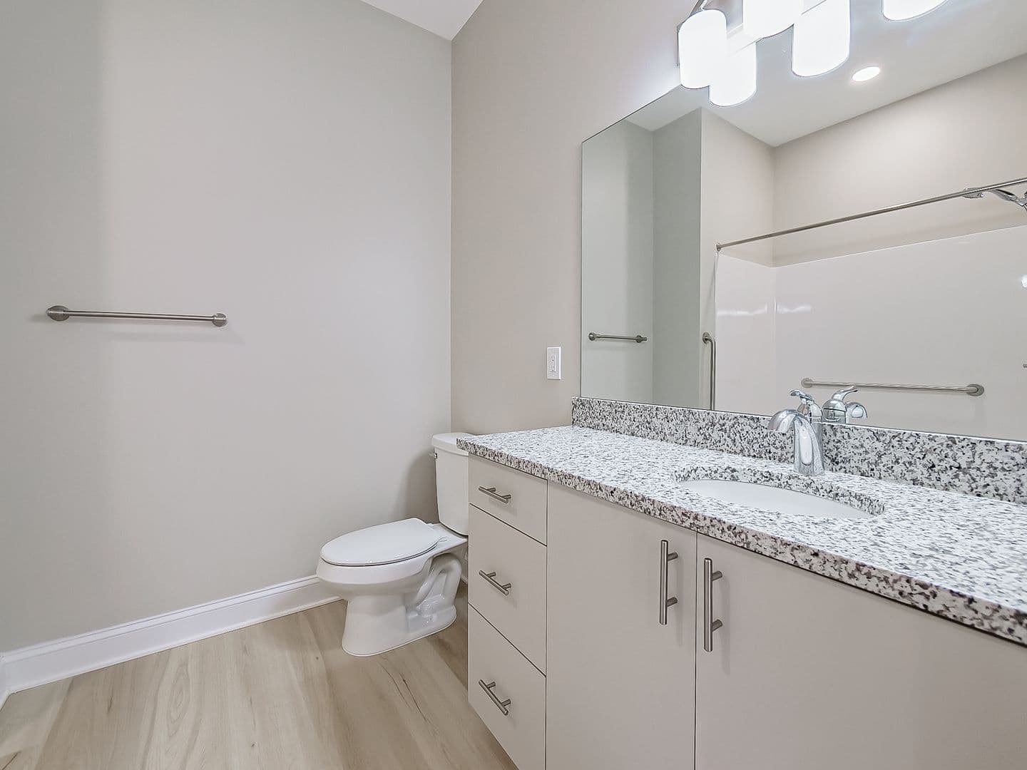 Westland Apartment: 31480 Warren Rd