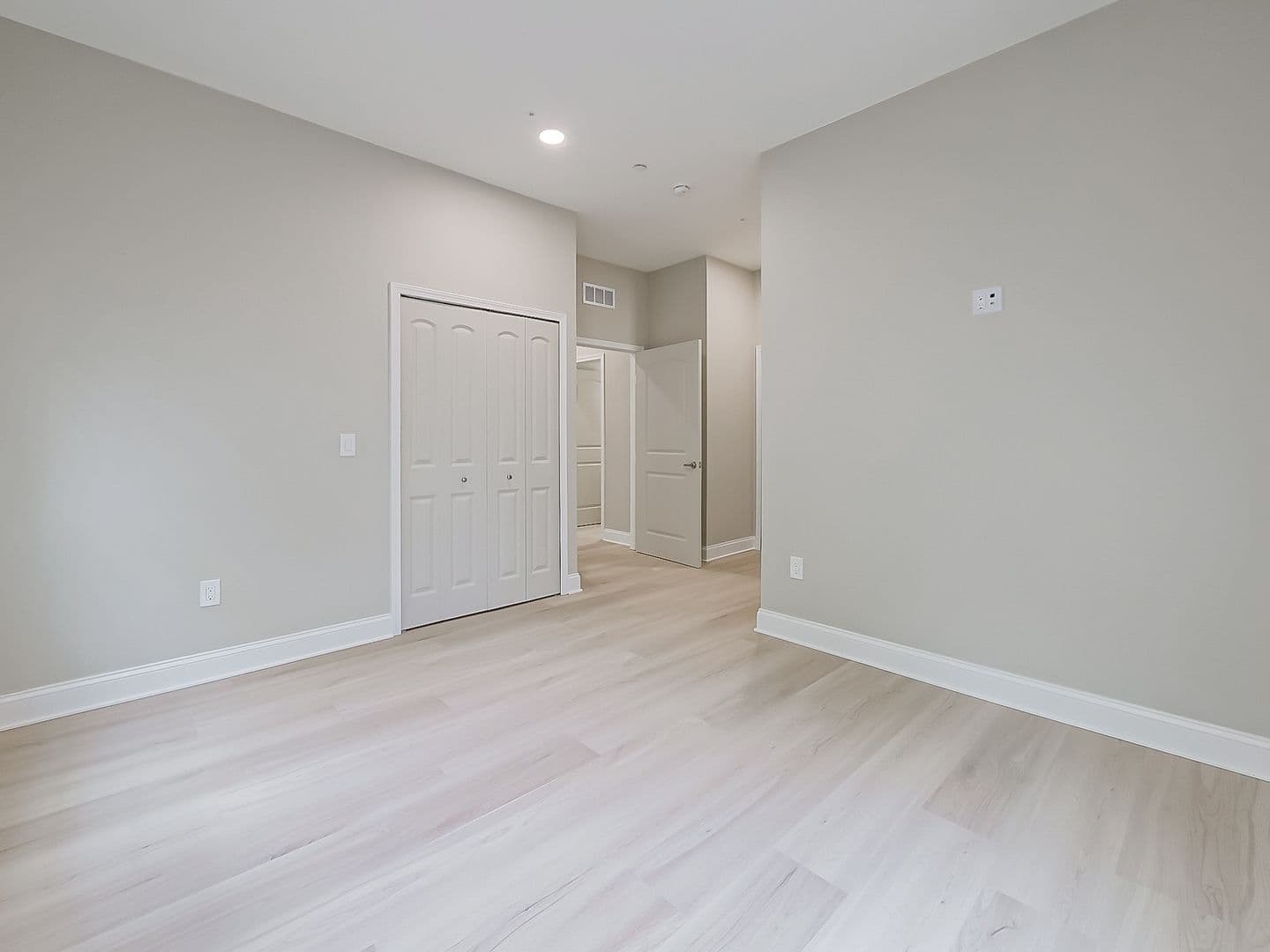 Westland Apartment: 31480 Warren Rd
