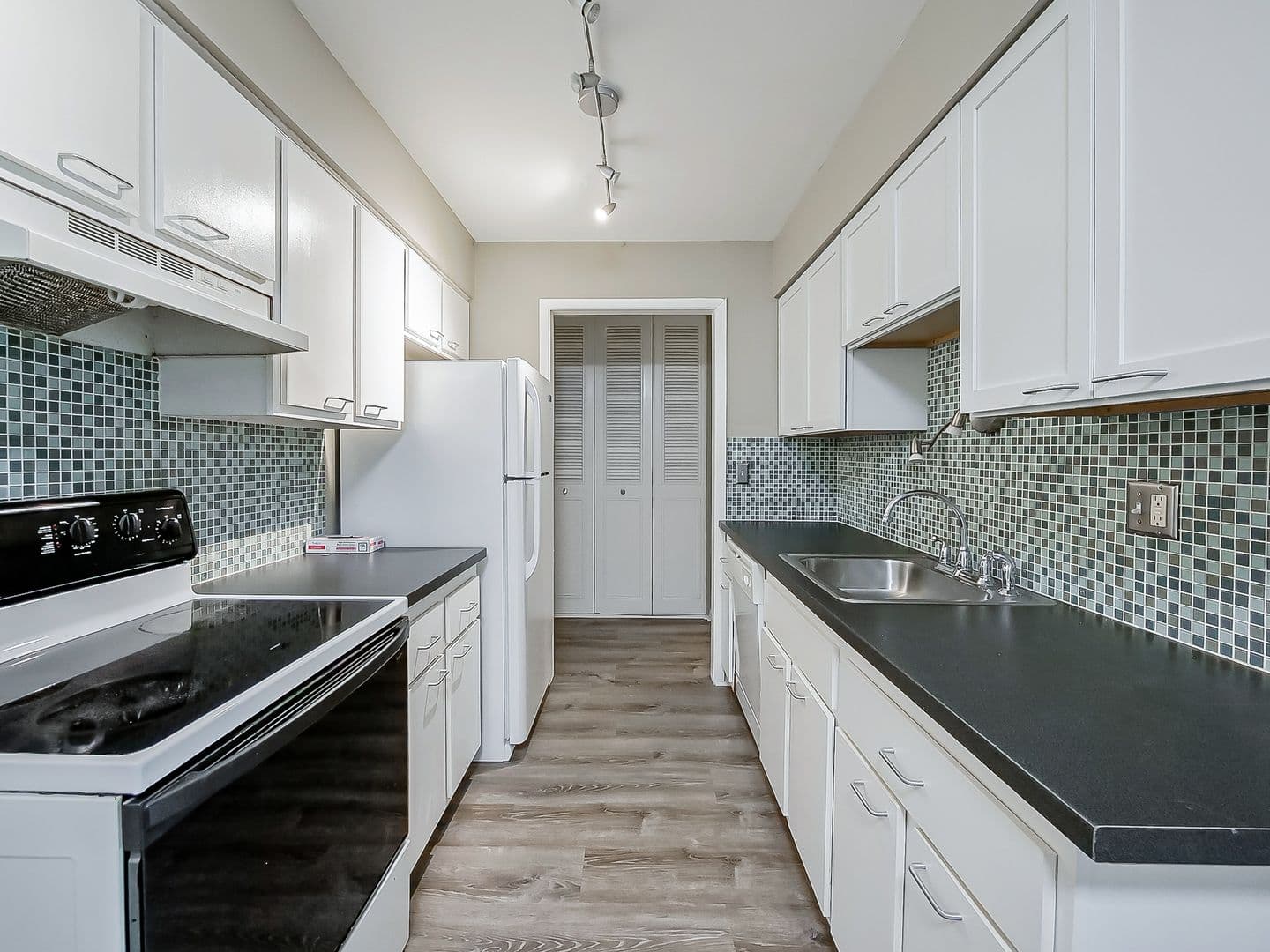 Northville House: 655 Randolph St Unit 102