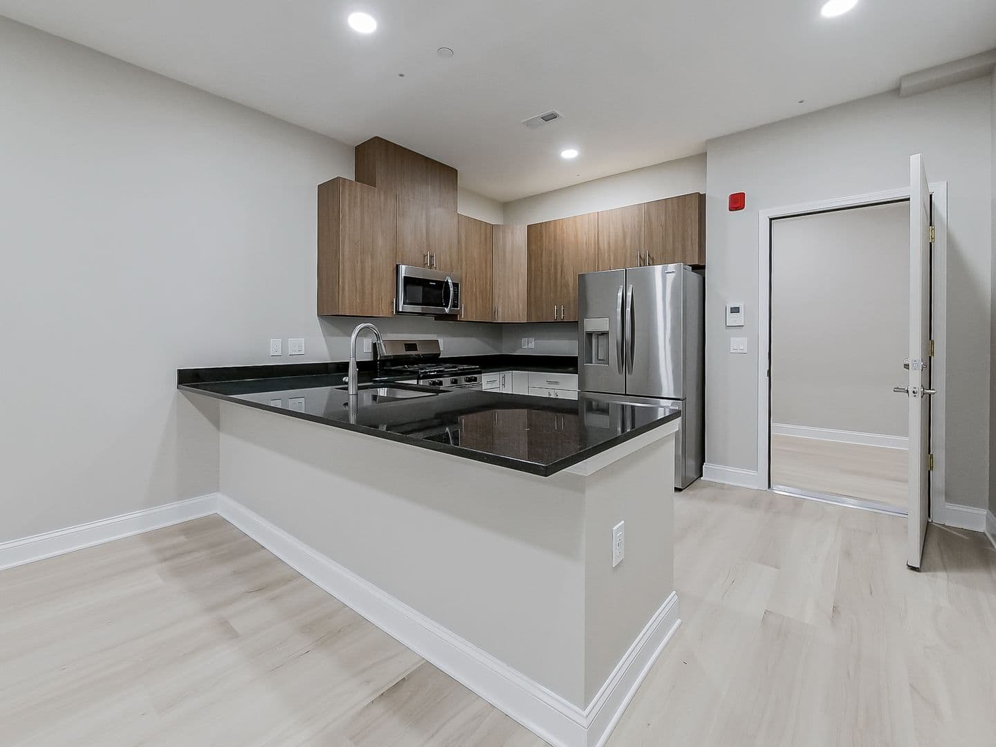 Westland Apartment: 31480 Warren Rd