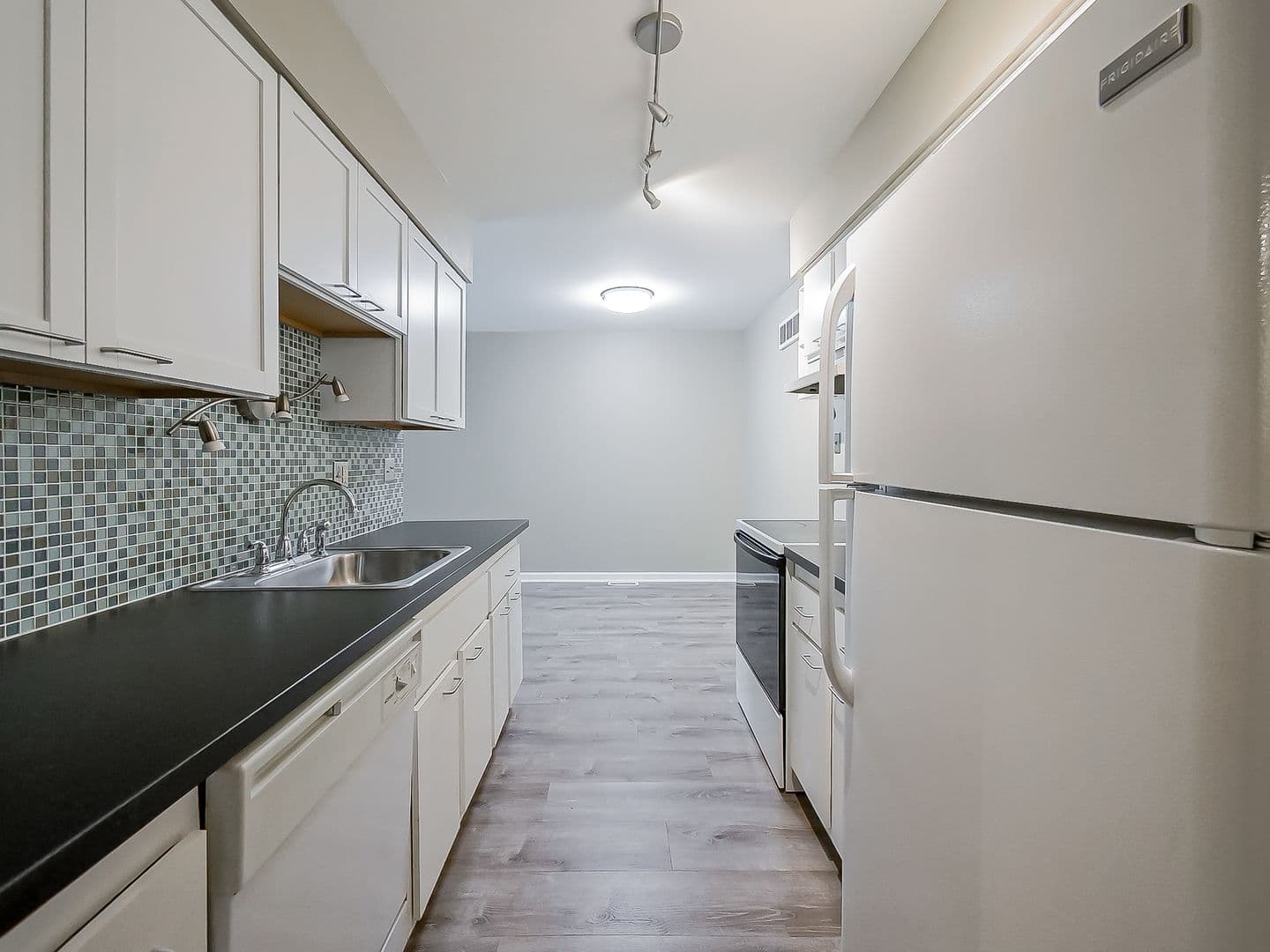 Northville House: 655 Randolph St Unit 102