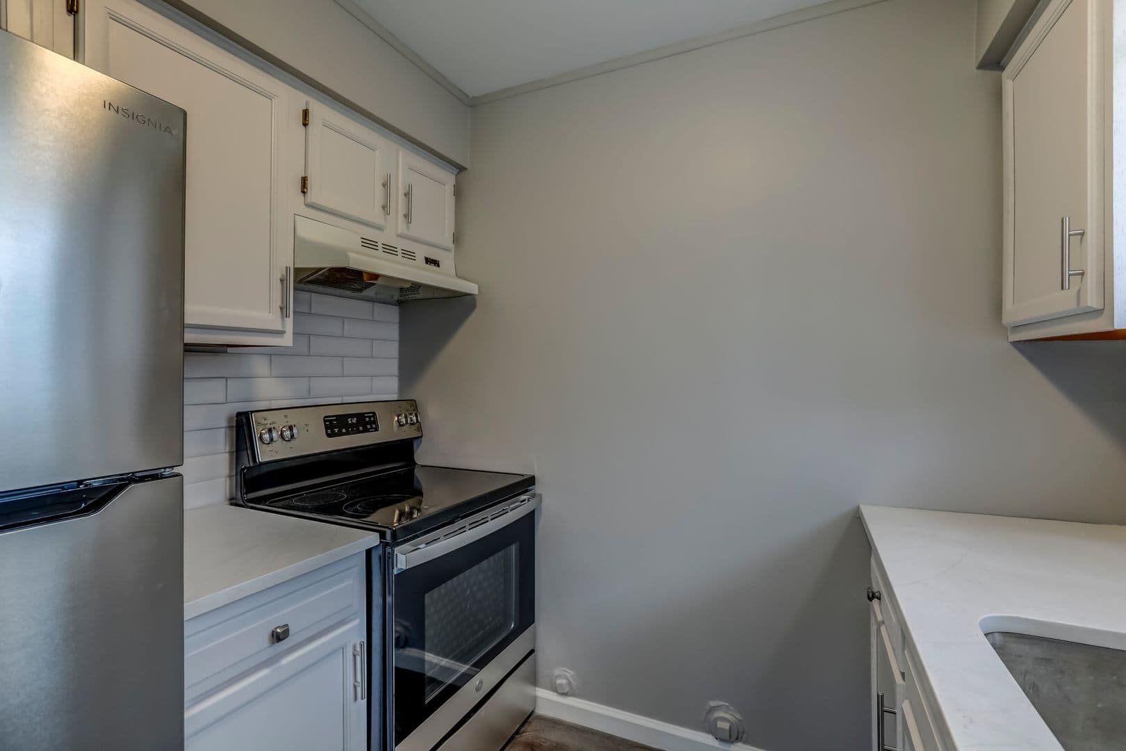 Walled Lake Apartment: 2155 Decker Rd