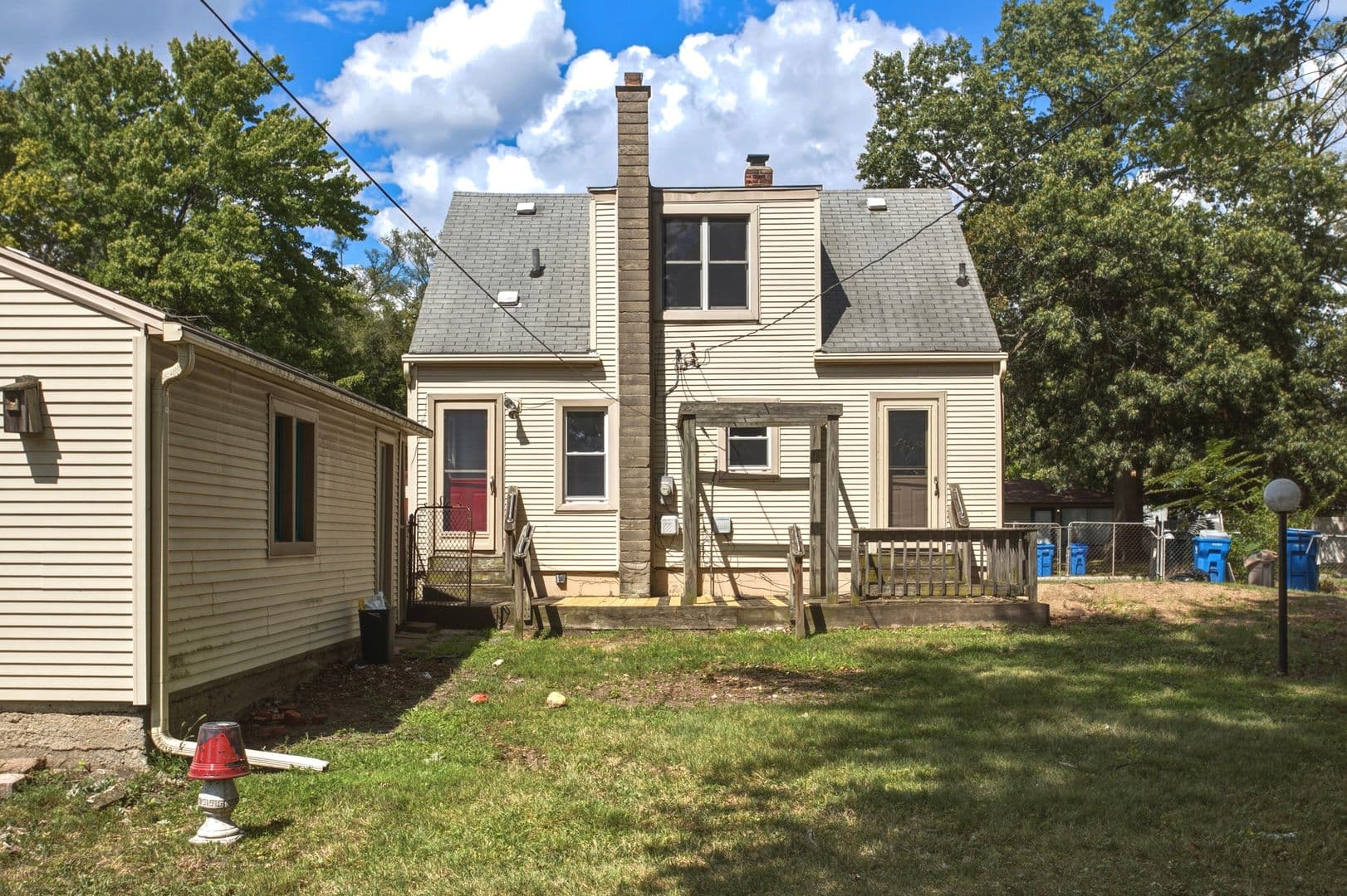 Dearborn Heights House: 25433 McDonald St