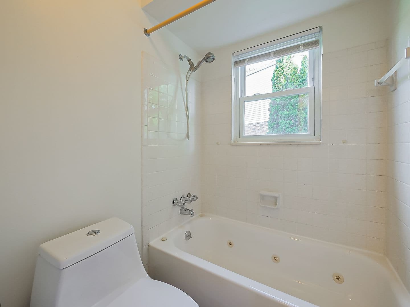 Novi House: 42195 Park Ridge Rd