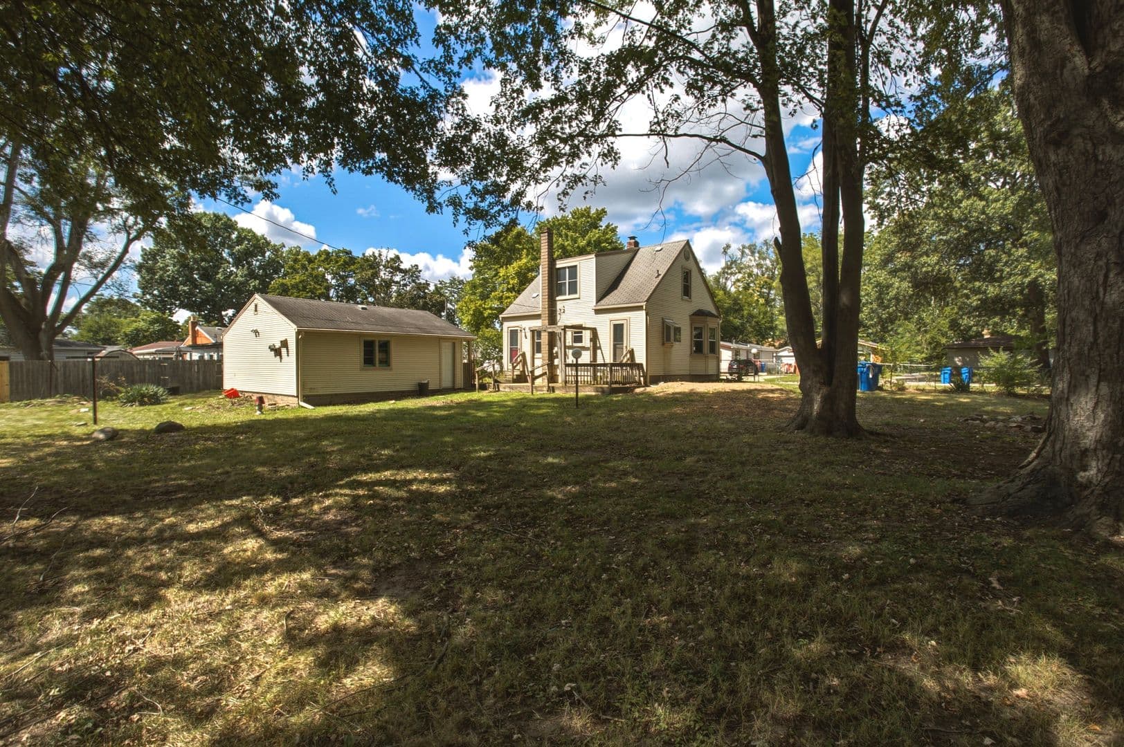 Dearborn Heights House: 25433 McDonald St